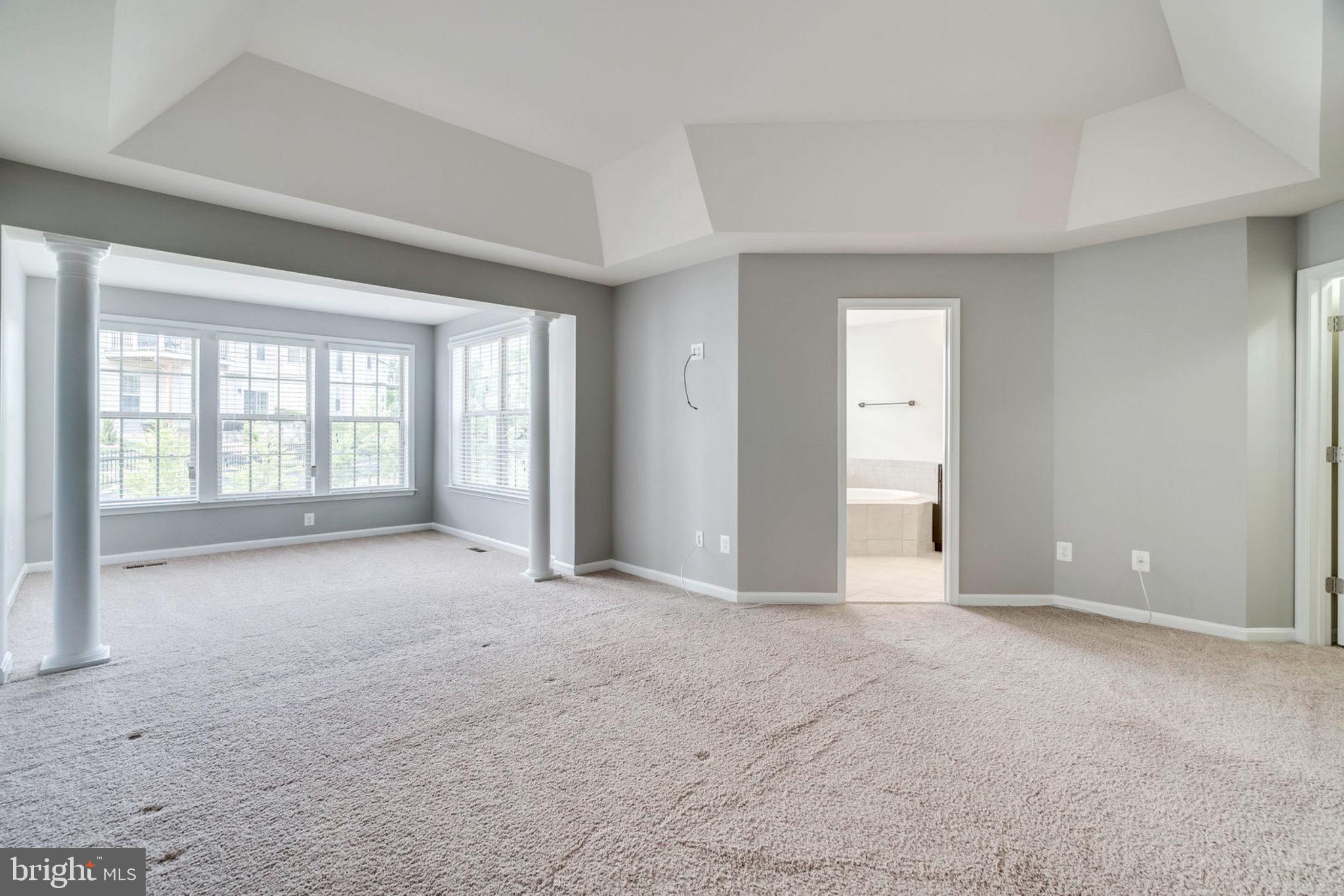 LYNDAM HILL - Residential