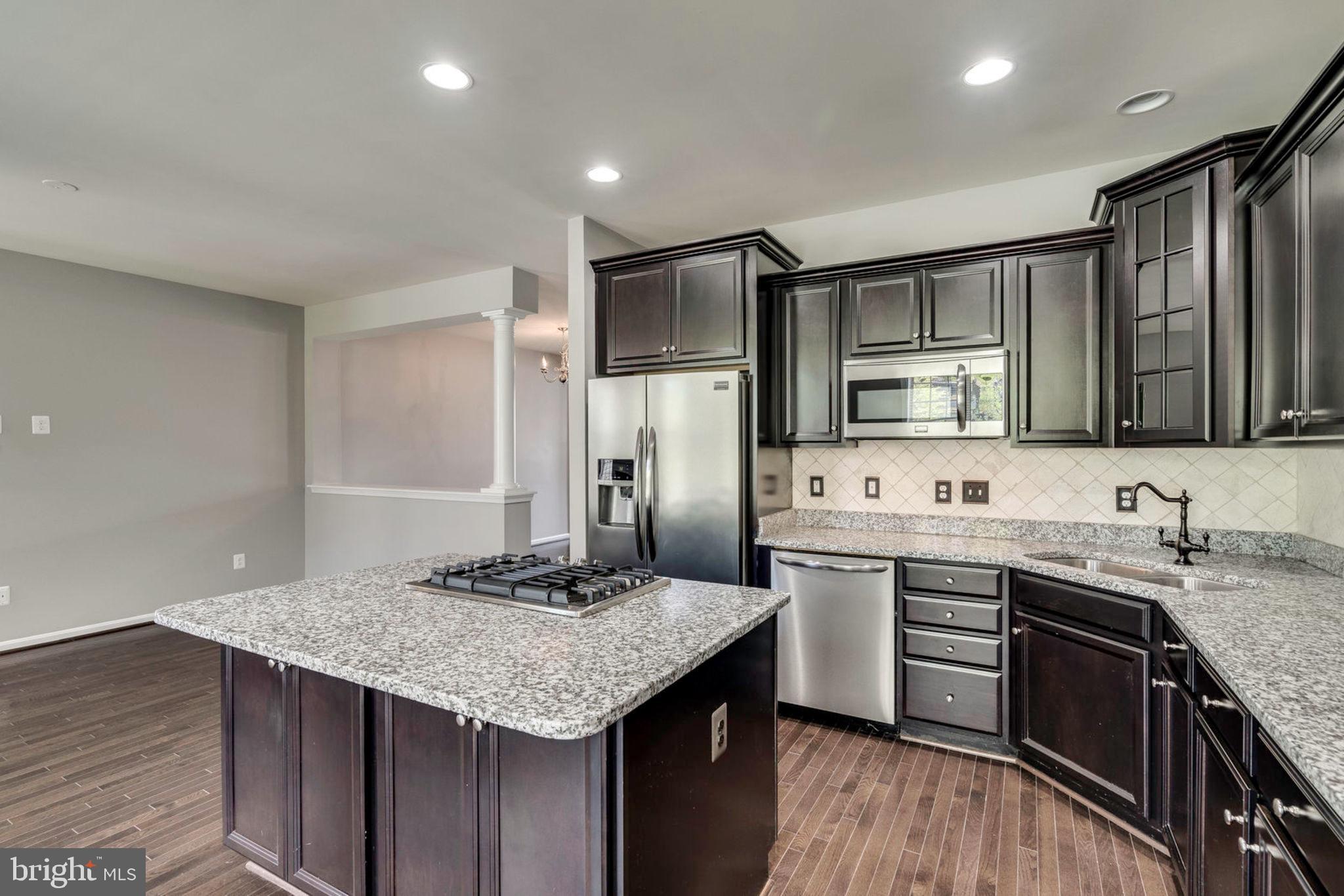 LYNDAM HILL - Residential