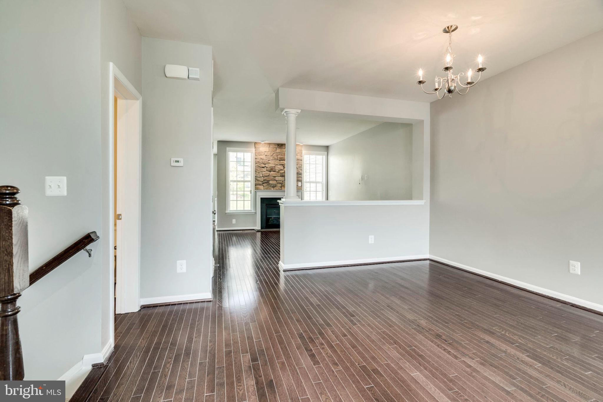 LYNDAM HILL - Residential