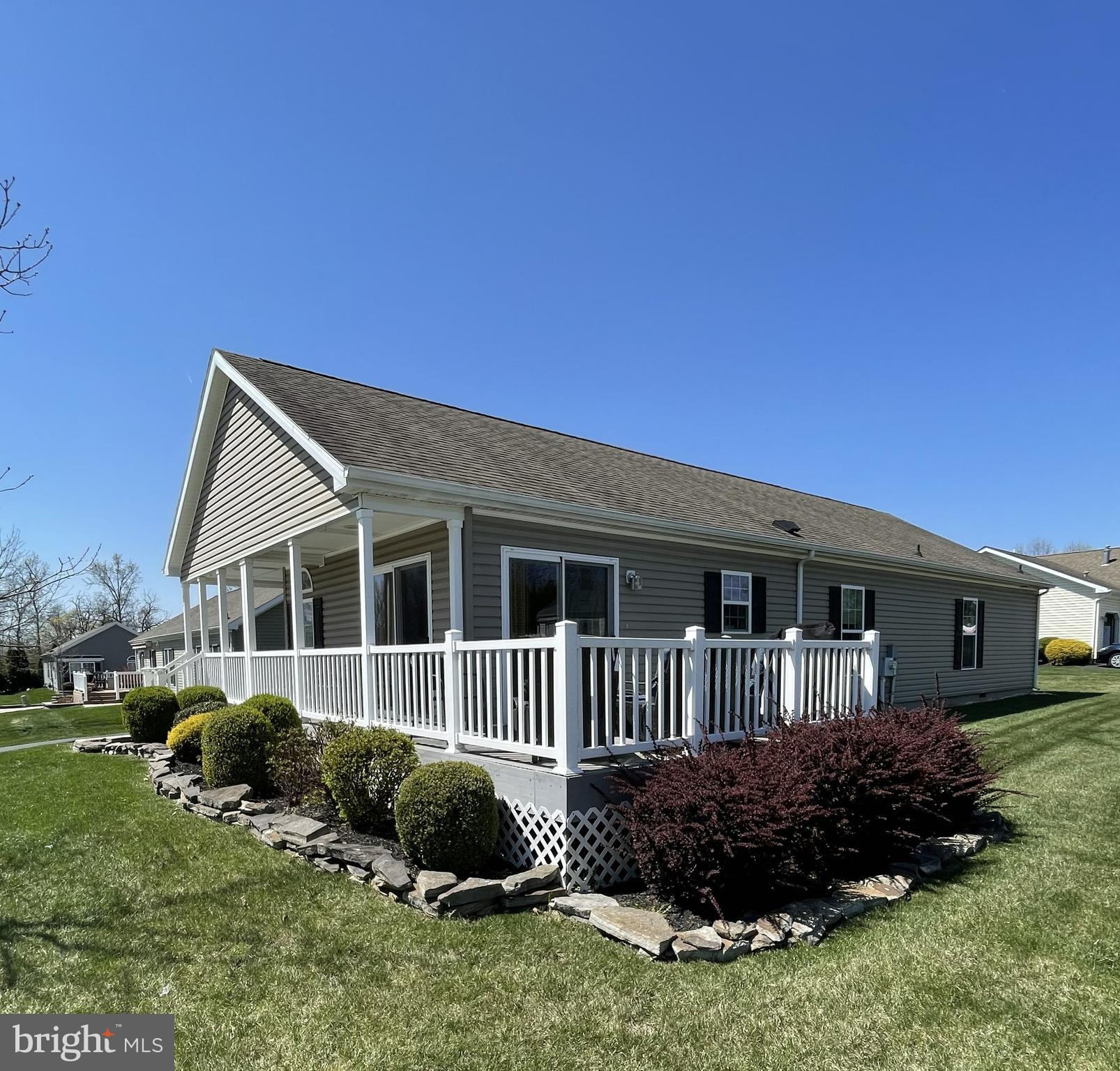523 MAGNOLIA DRIVE
