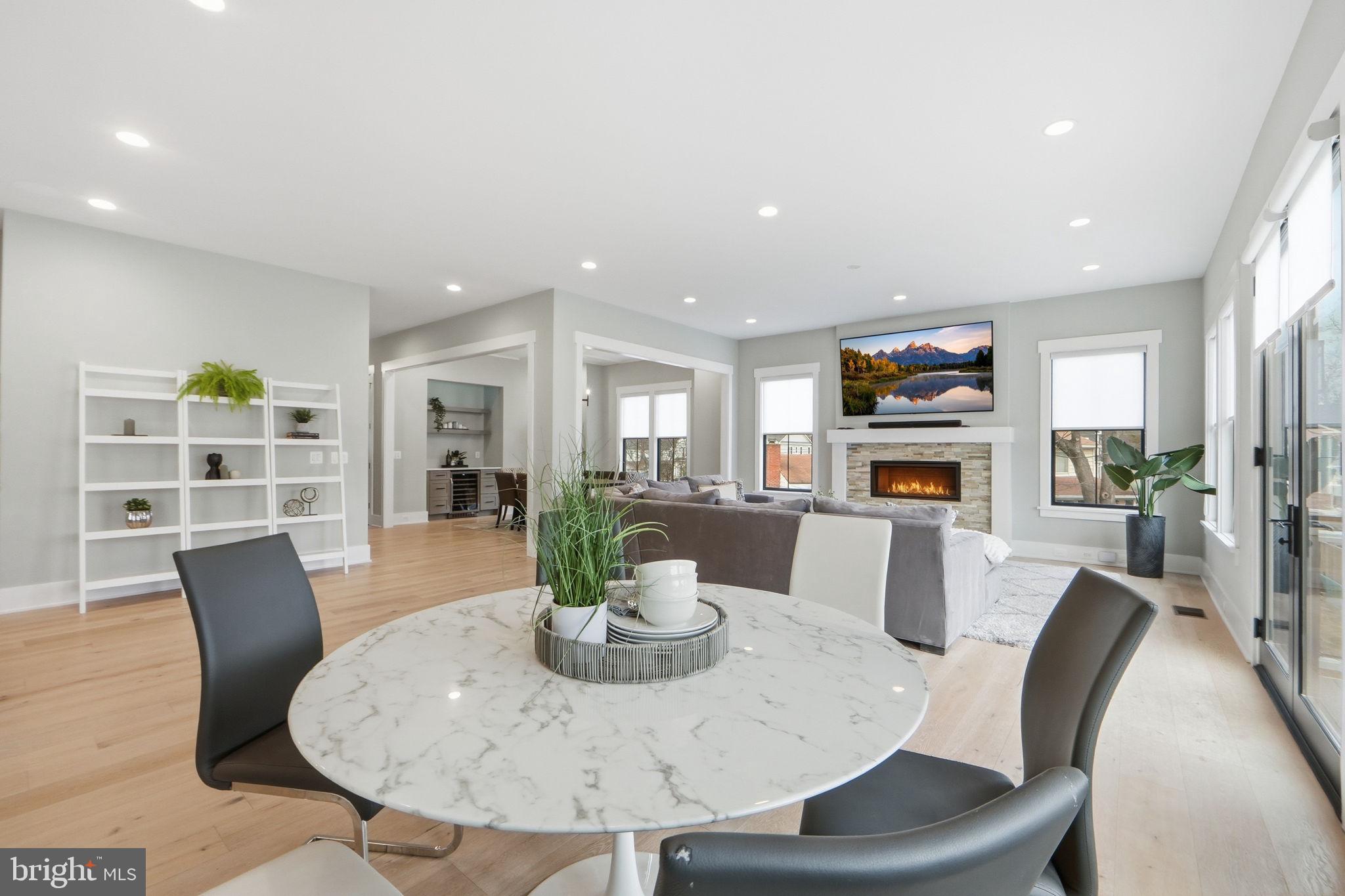 EAST VIENNA WOODS - Residential