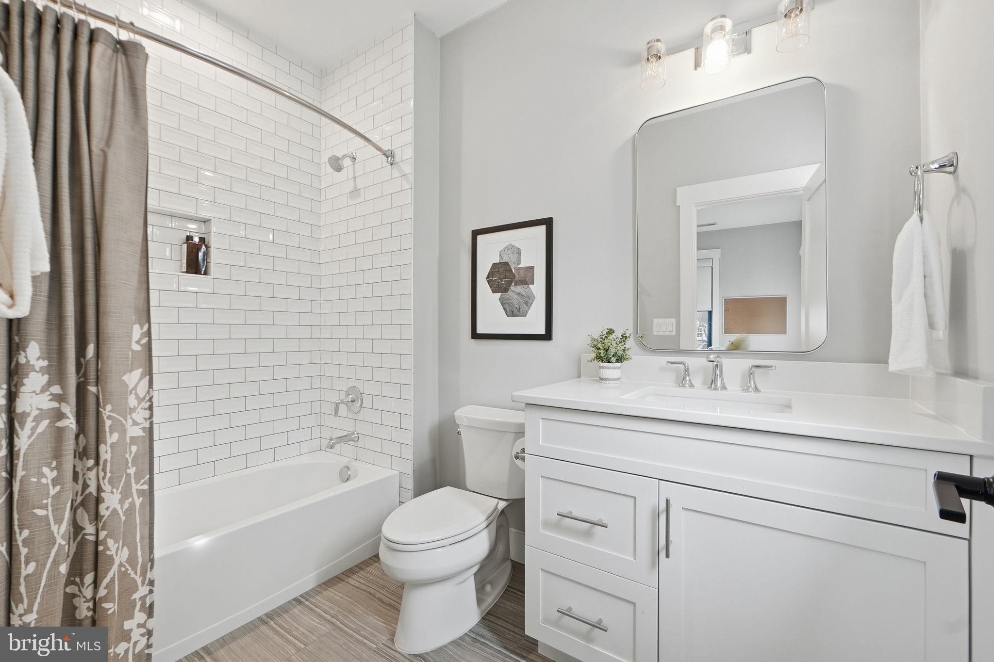 EAST VIENNA WOODS - Residential