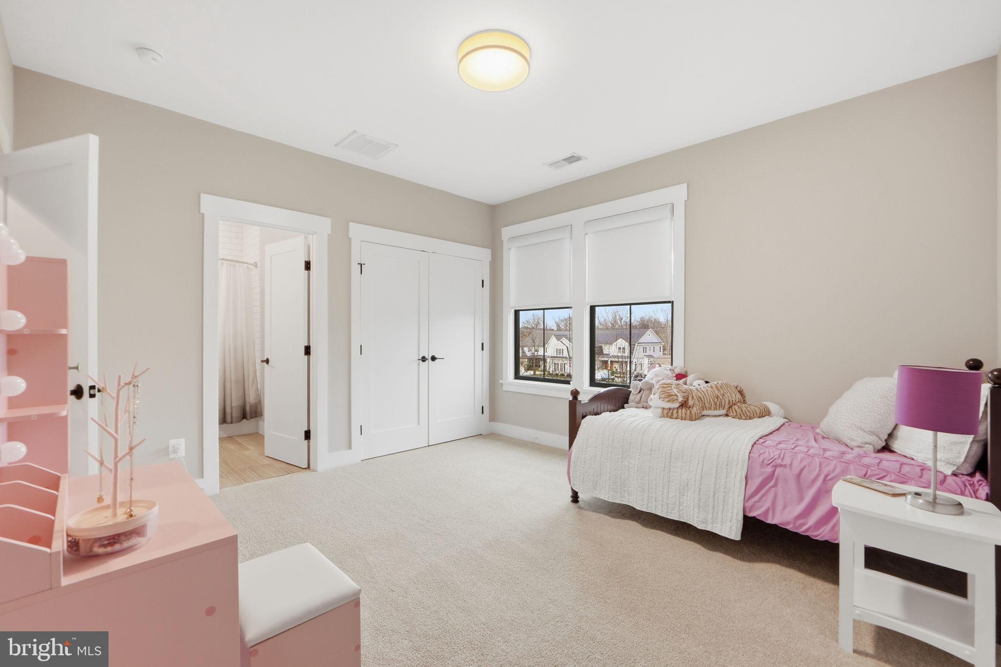 EAST VIENNA WOODS - Residential