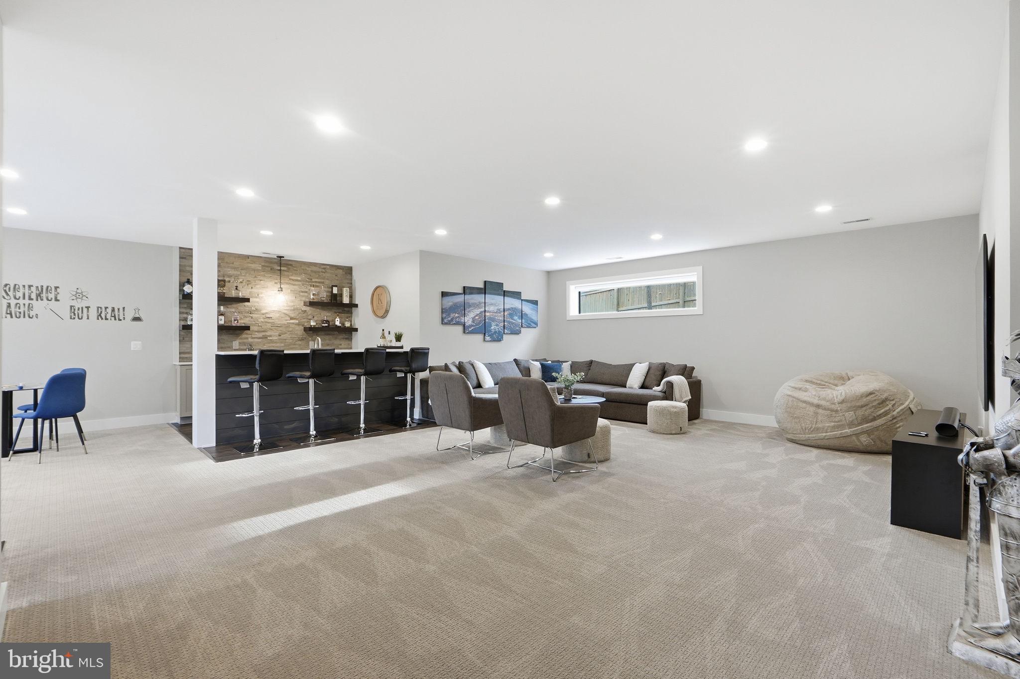 EAST VIENNA WOODS - Residential