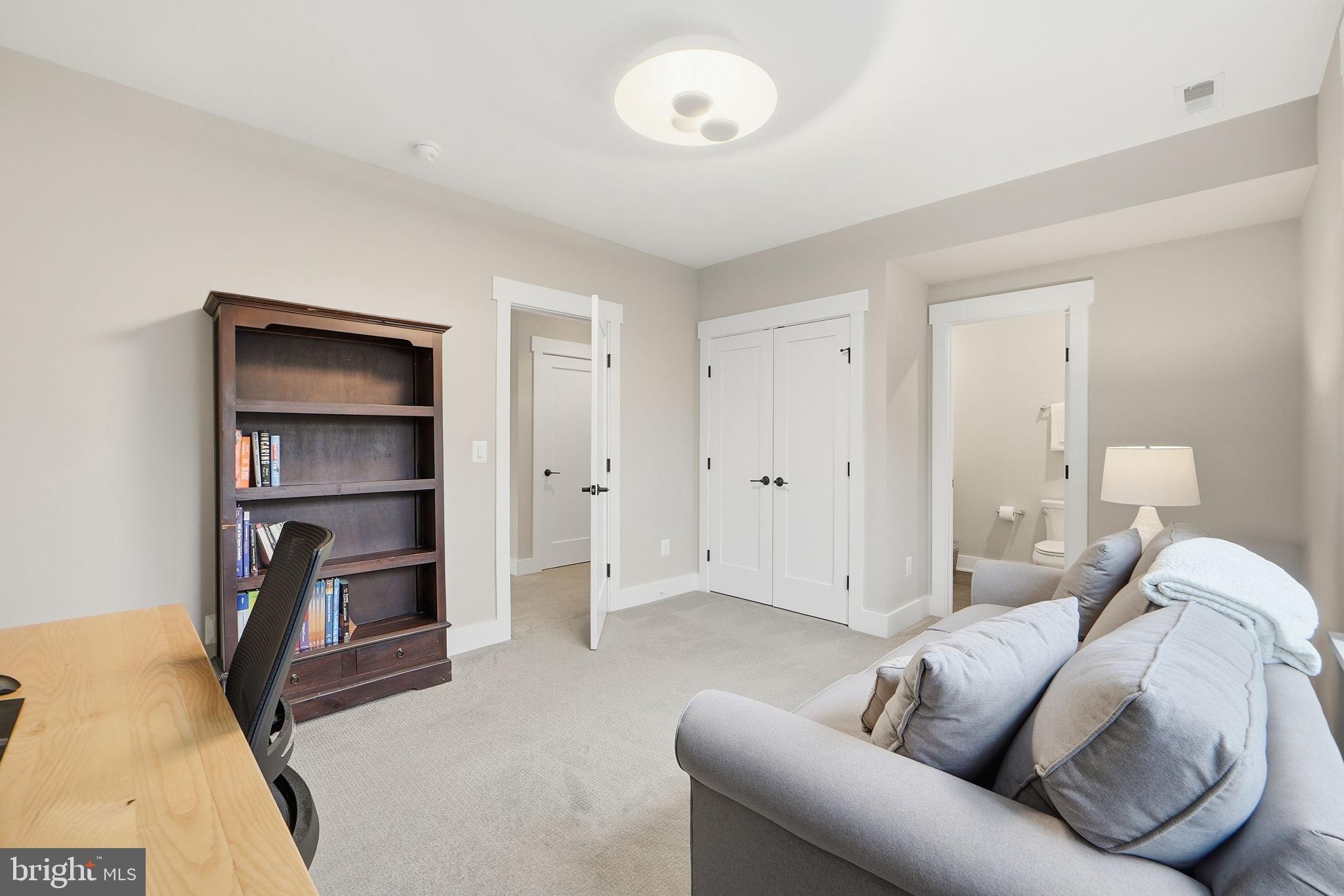 EAST VIENNA WOODS - Residential