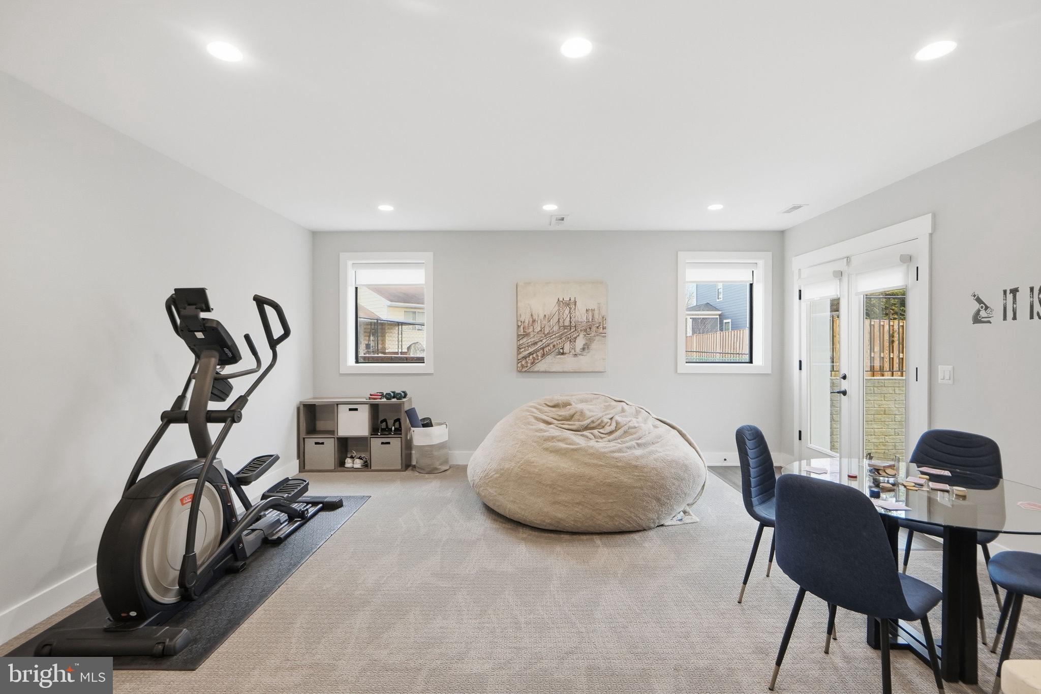 EAST VIENNA WOODS - Residential