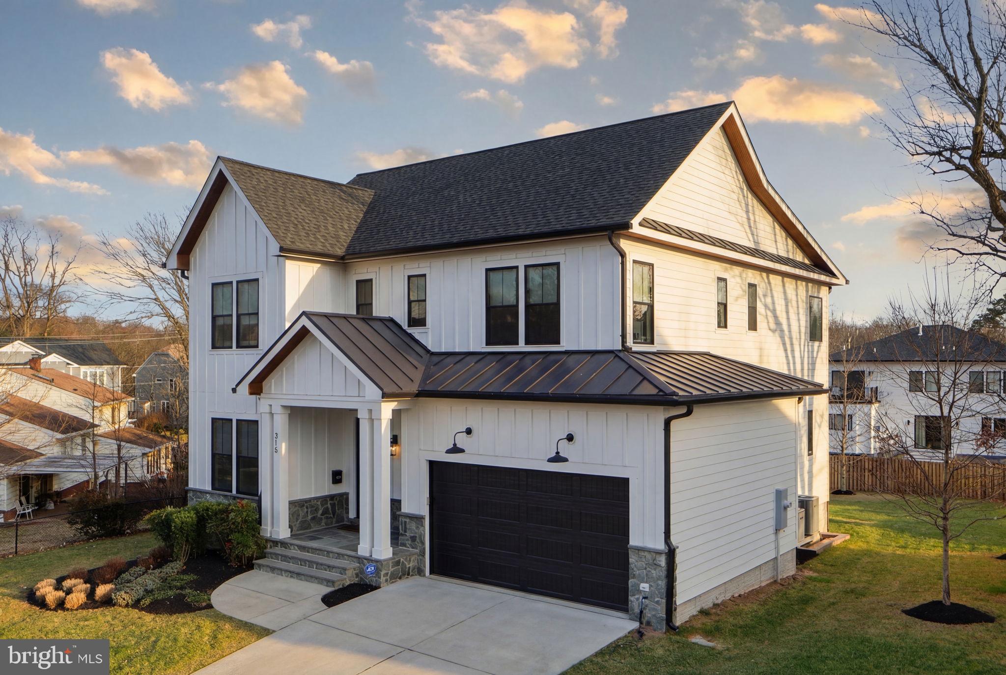 315 CHARLES STREET SE