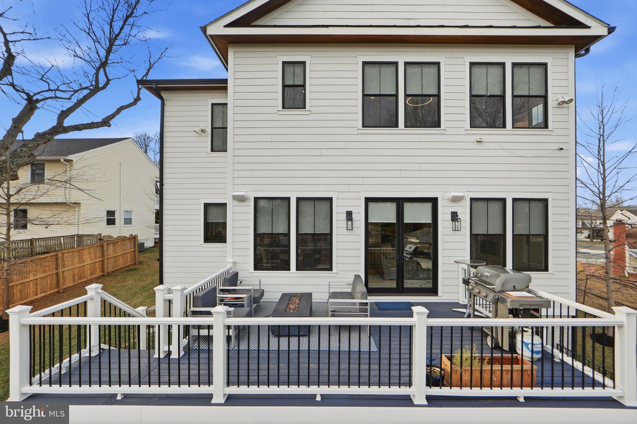 EAST VIENNA WOODS - Residential