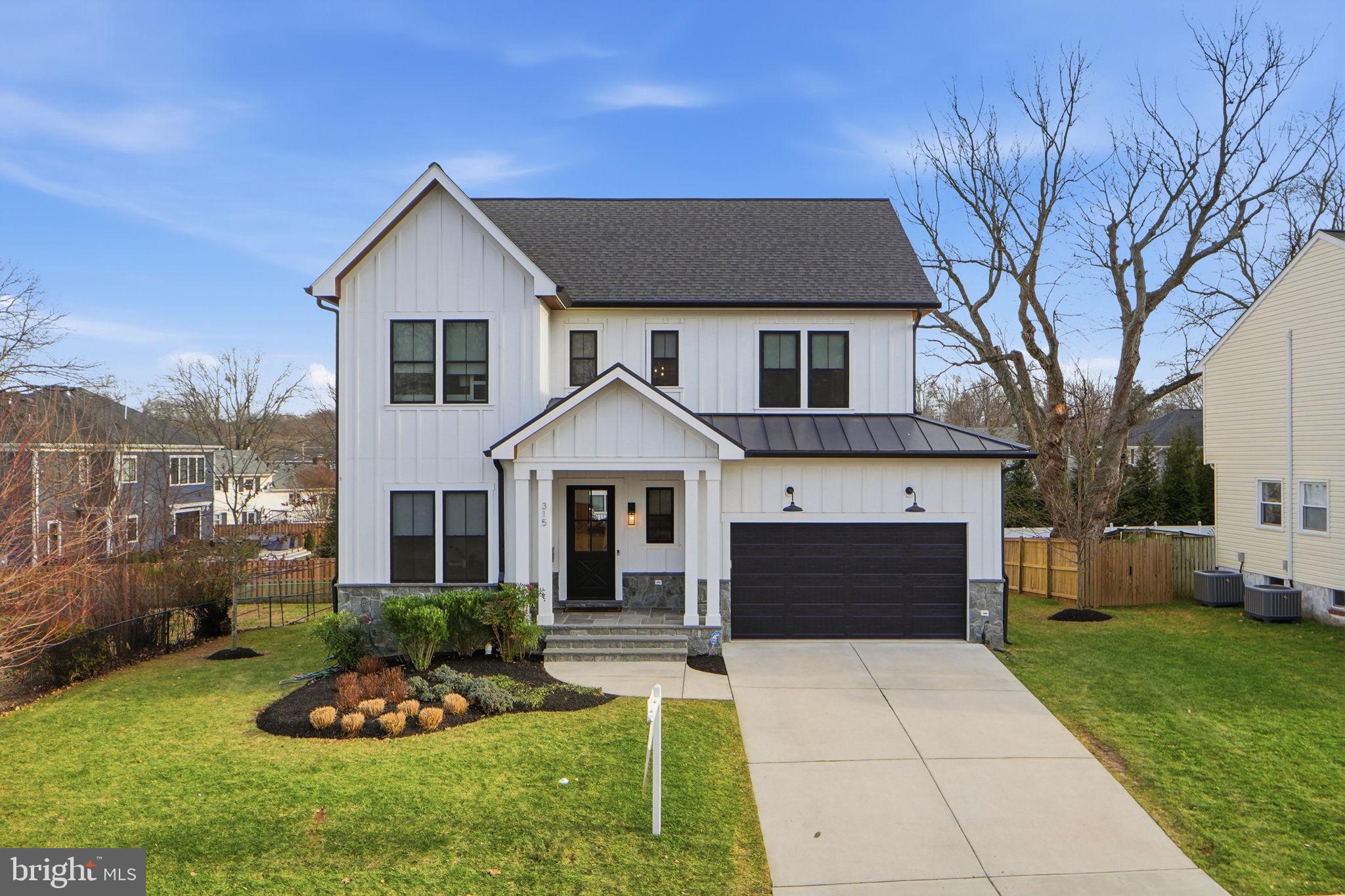 315 CHARLES STREET SE