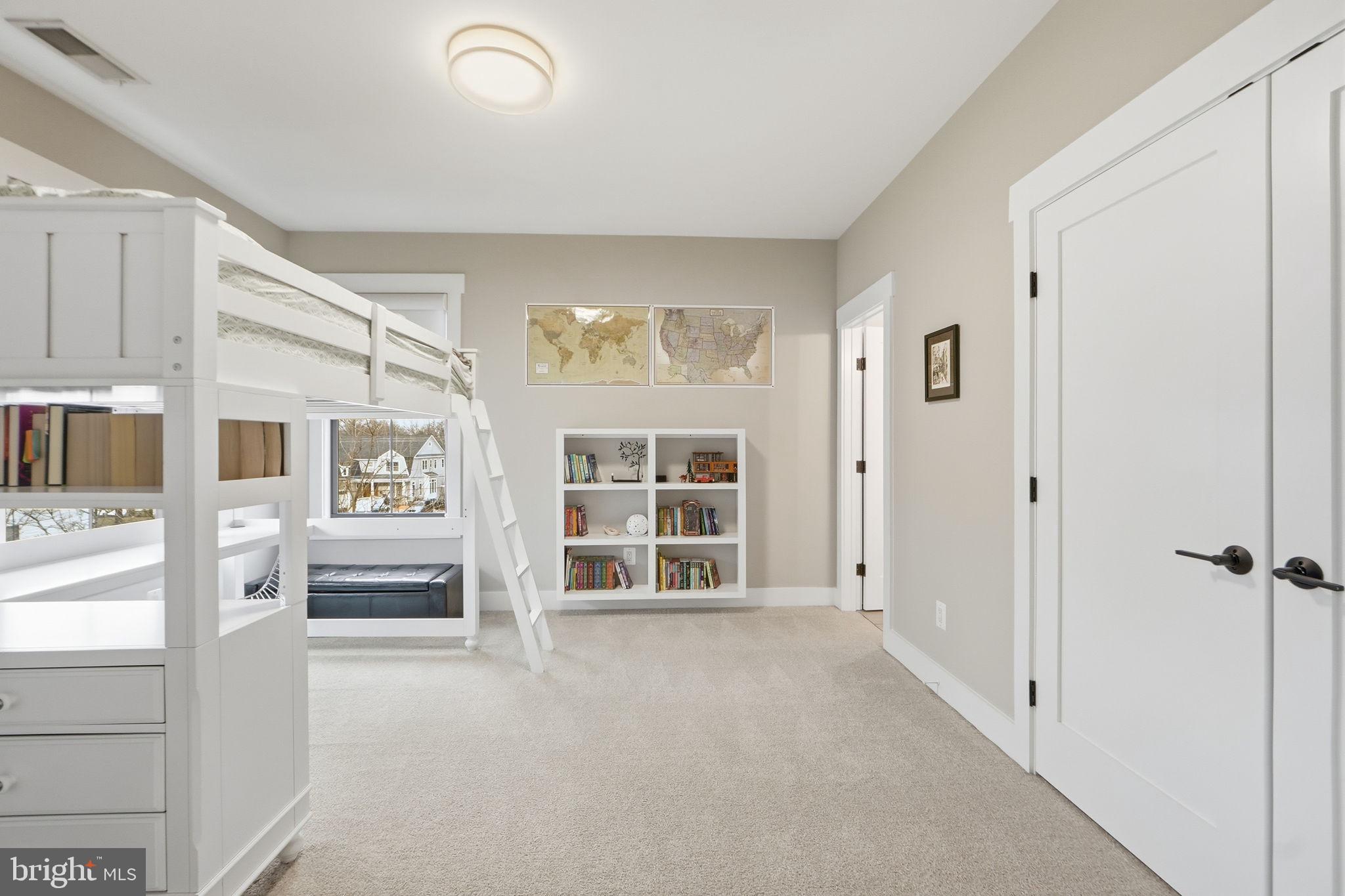 EAST VIENNA WOODS - Residential