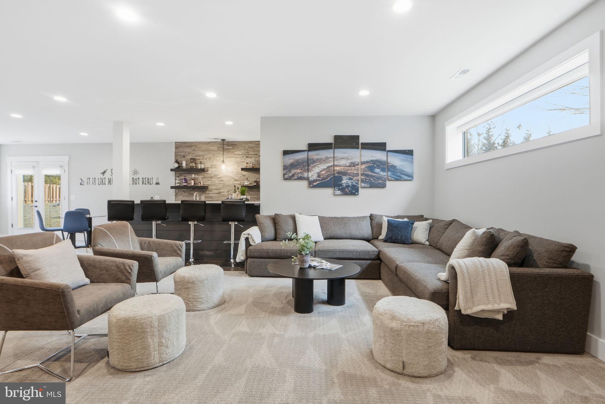 EAST VIENNA WOODS - Residential