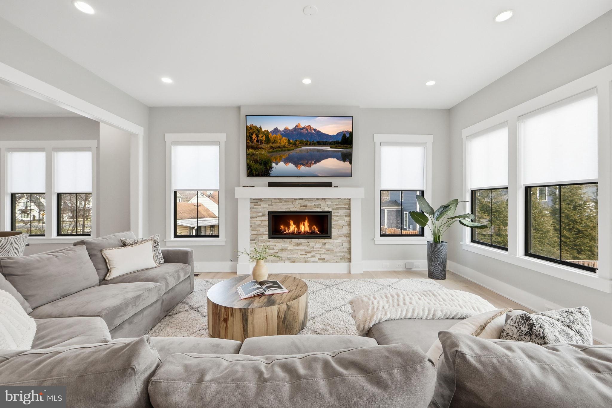 EAST VIENNA WOODS - Residential