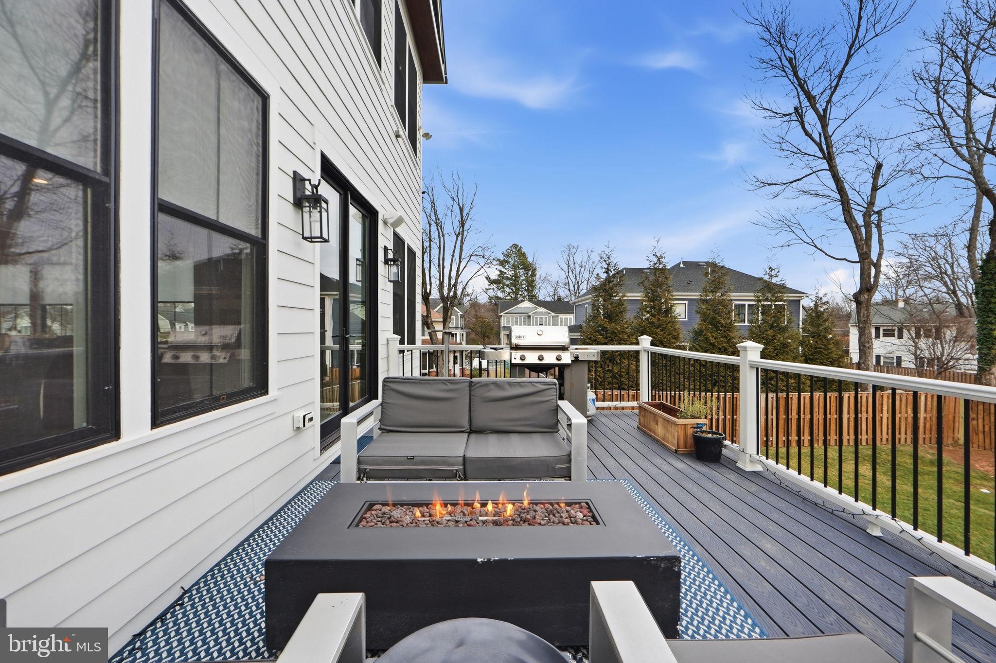 EAST VIENNA WOODS - Residential