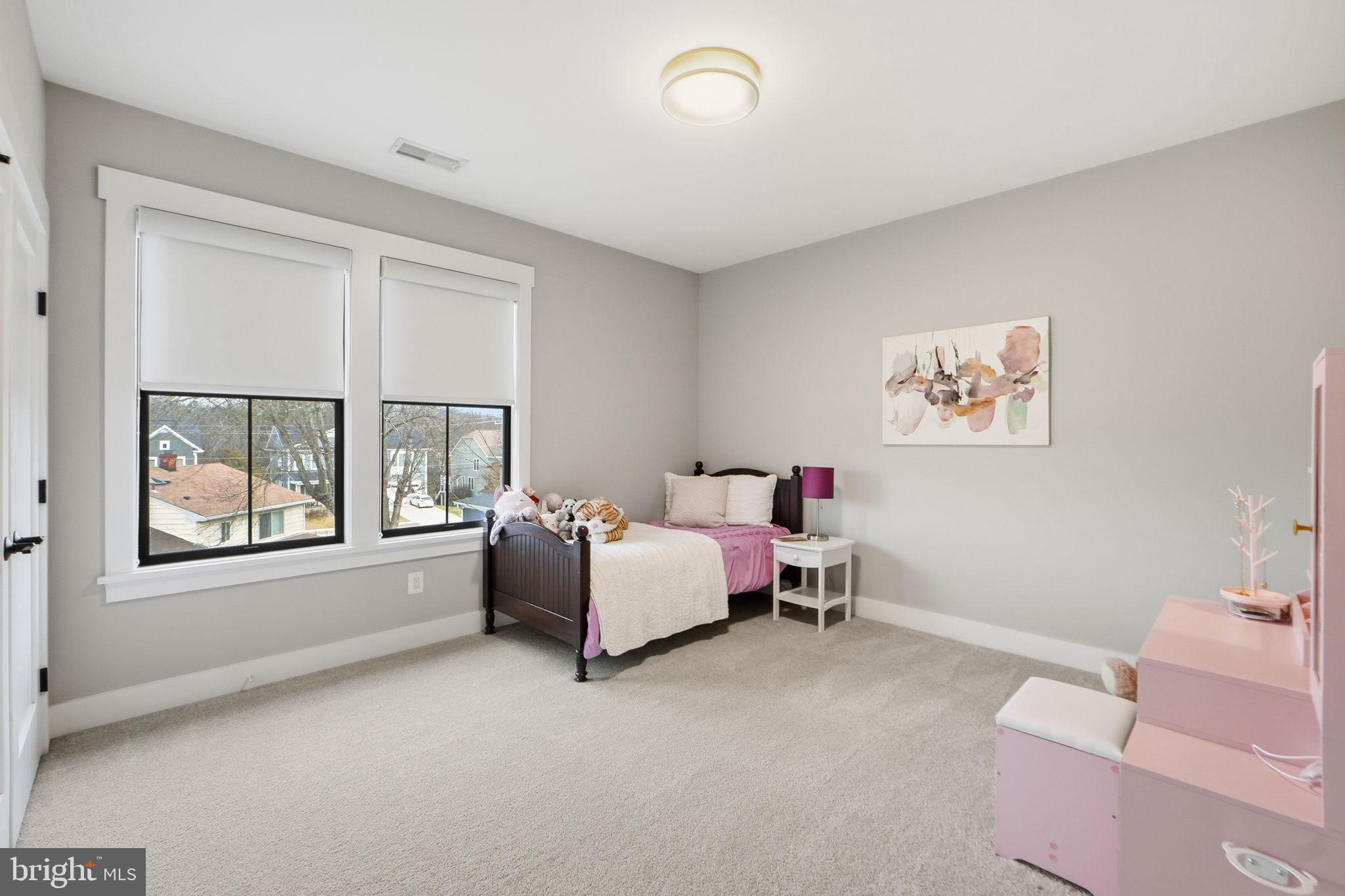 EAST VIENNA WOODS - Residential