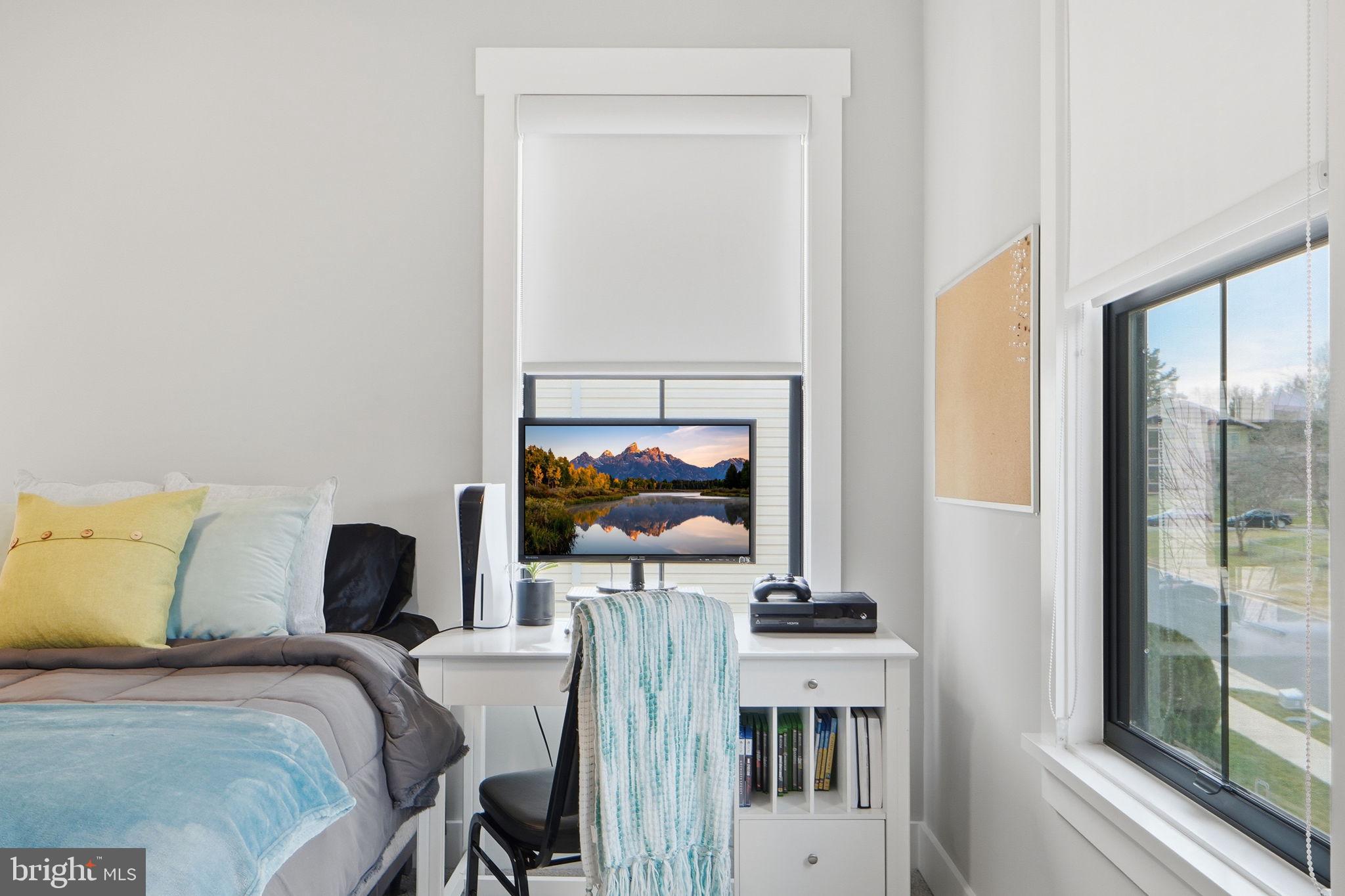 EAST VIENNA WOODS - Residential