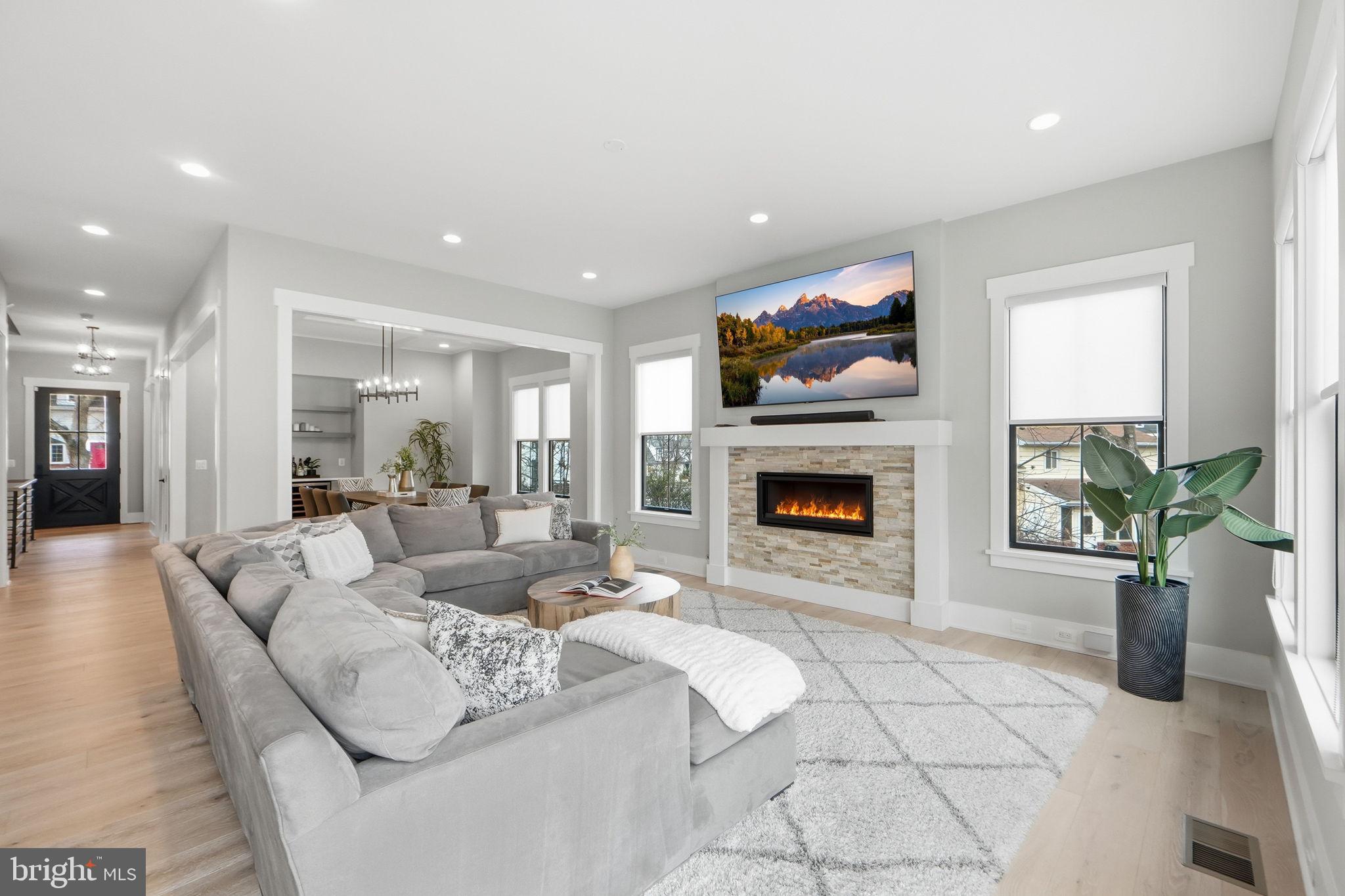 EAST VIENNA WOODS - Residential