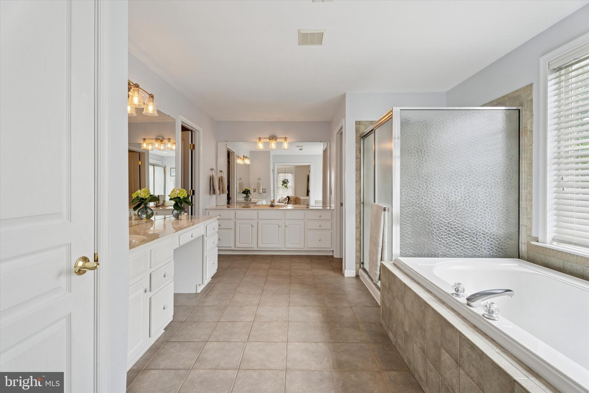 EAGLE HUNT - Residential