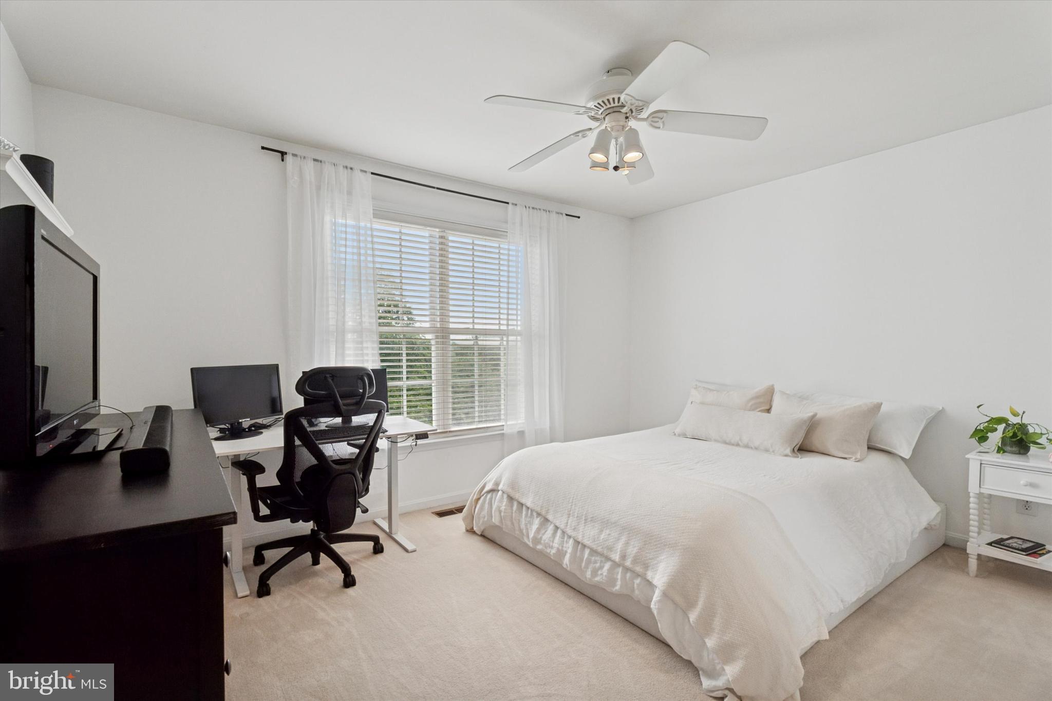 EAGLE HUNT - Residential