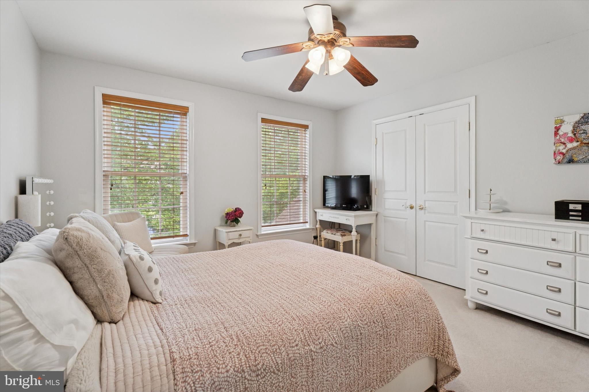 EAGLE HUNT - Residential