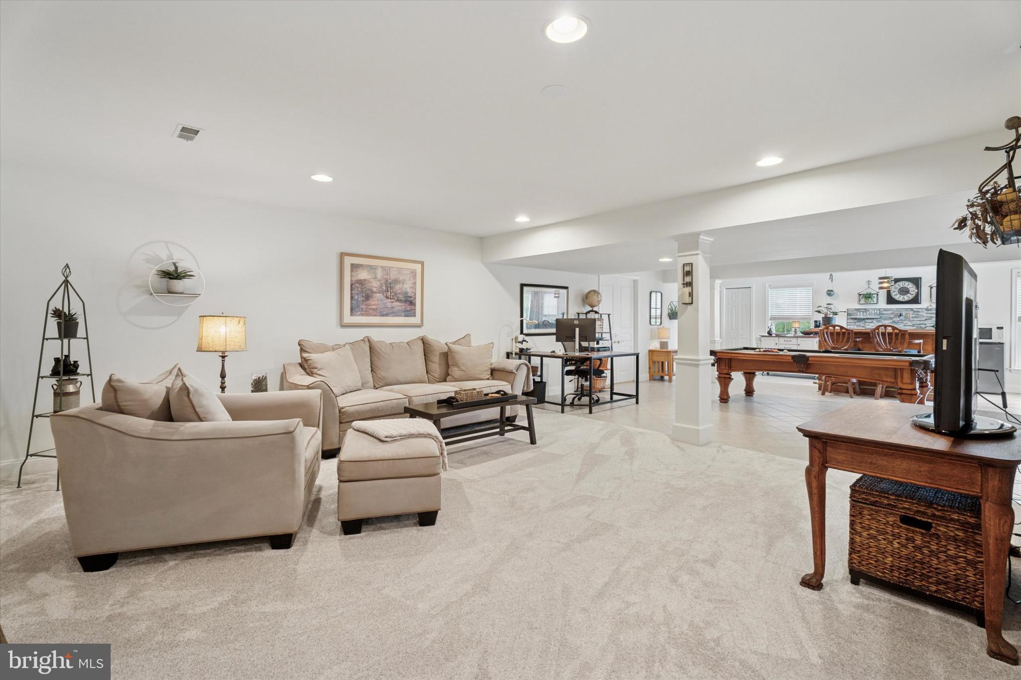 EAGLE HUNT - Residential