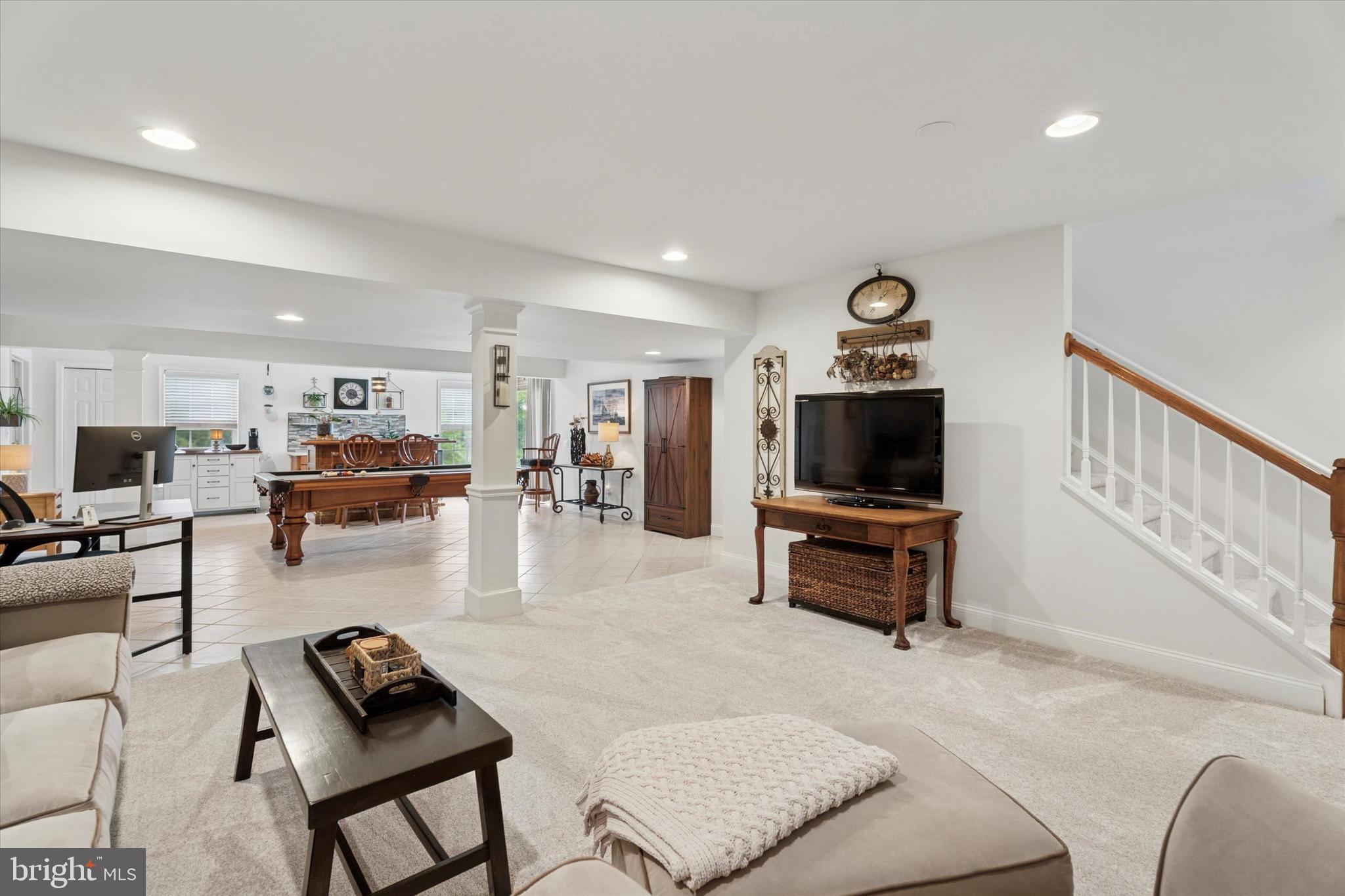 EAGLE HUNT - Residential