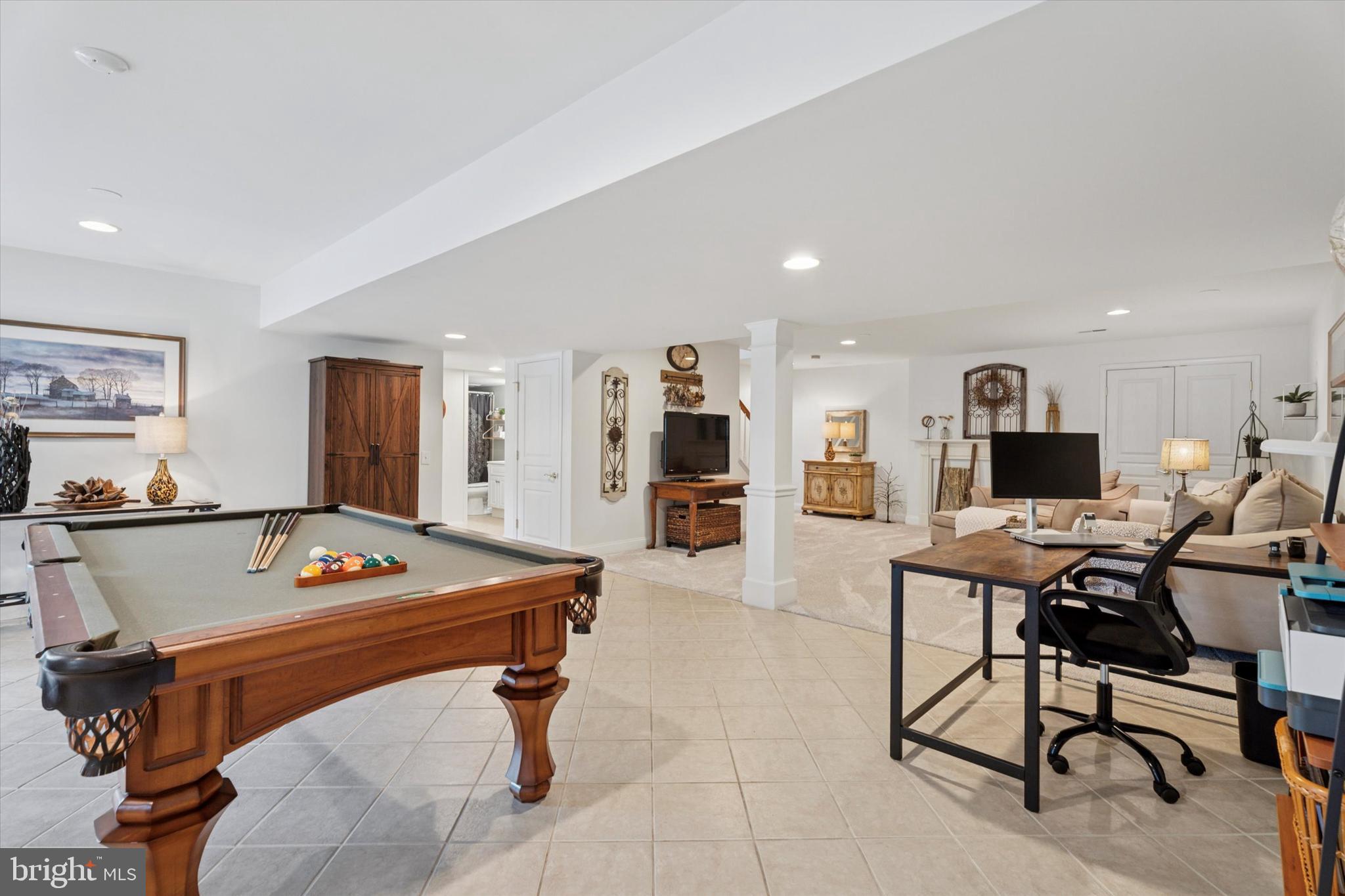 EAGLE HUNT - Residential