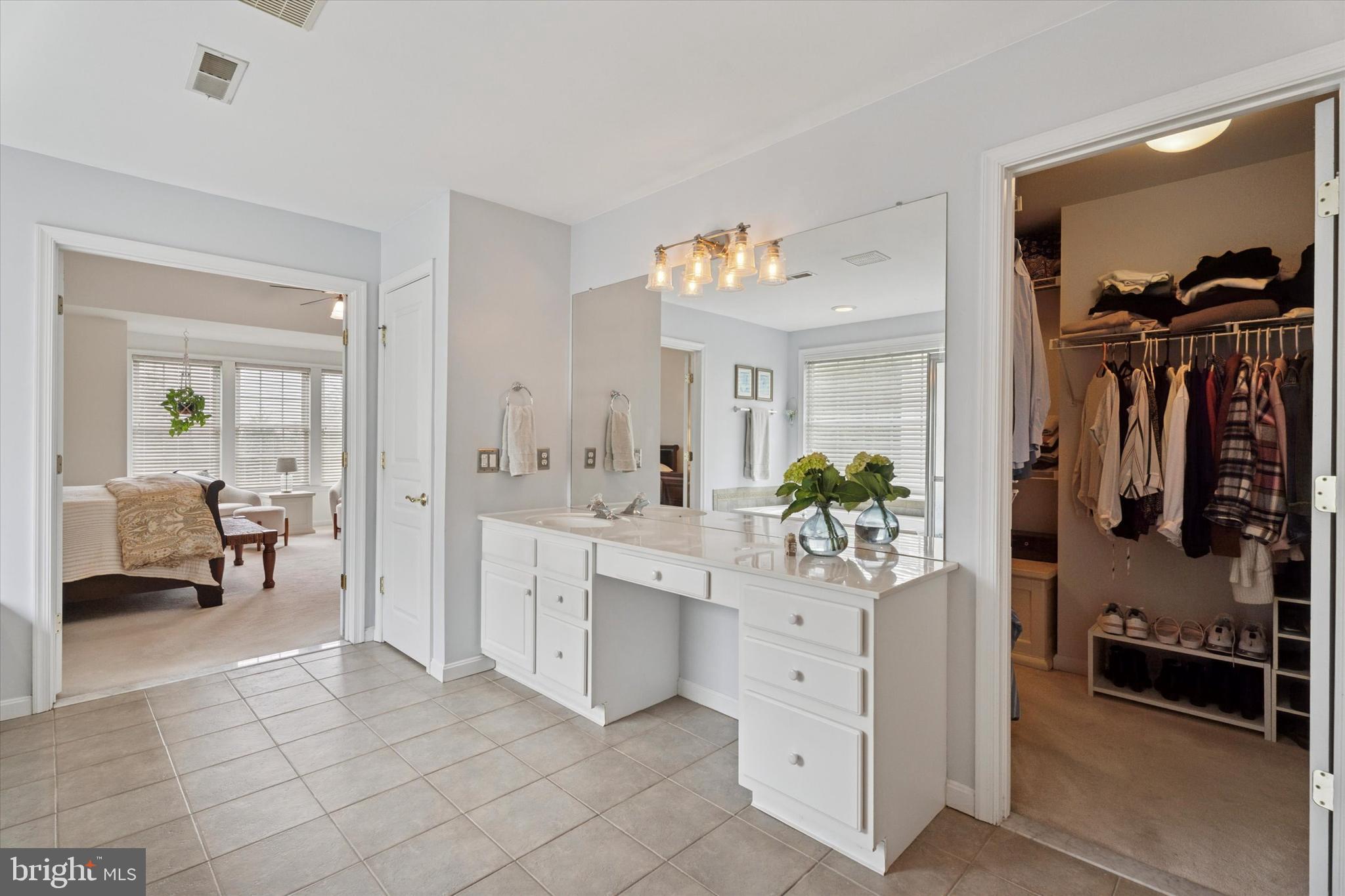 EAGLE HUNT - Residential