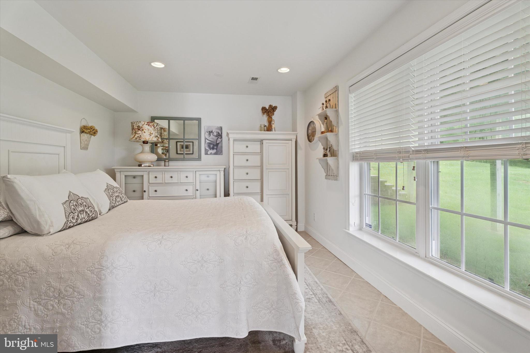 EAGLE HUNT - Residential