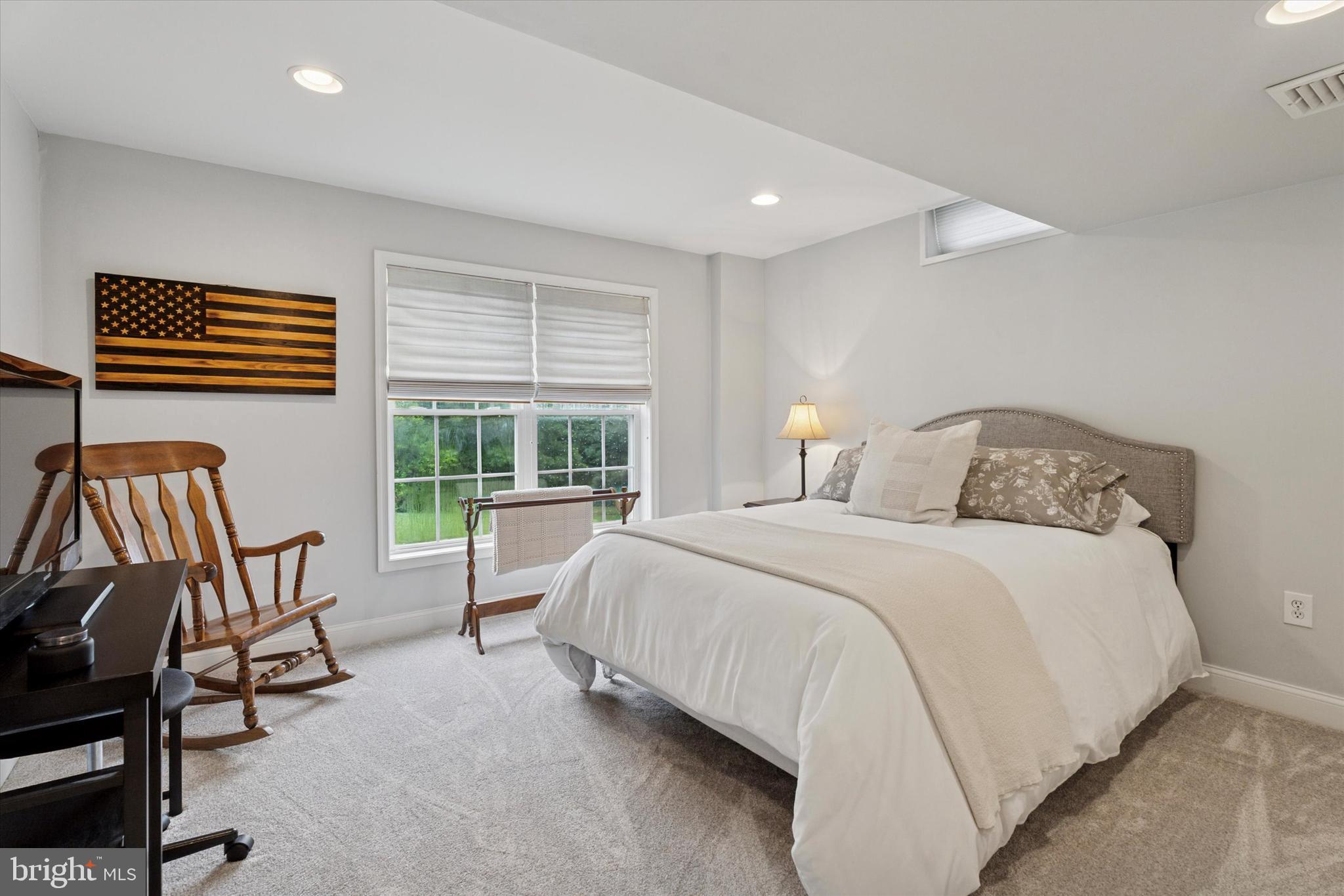 EAGLE HUNT - Residential