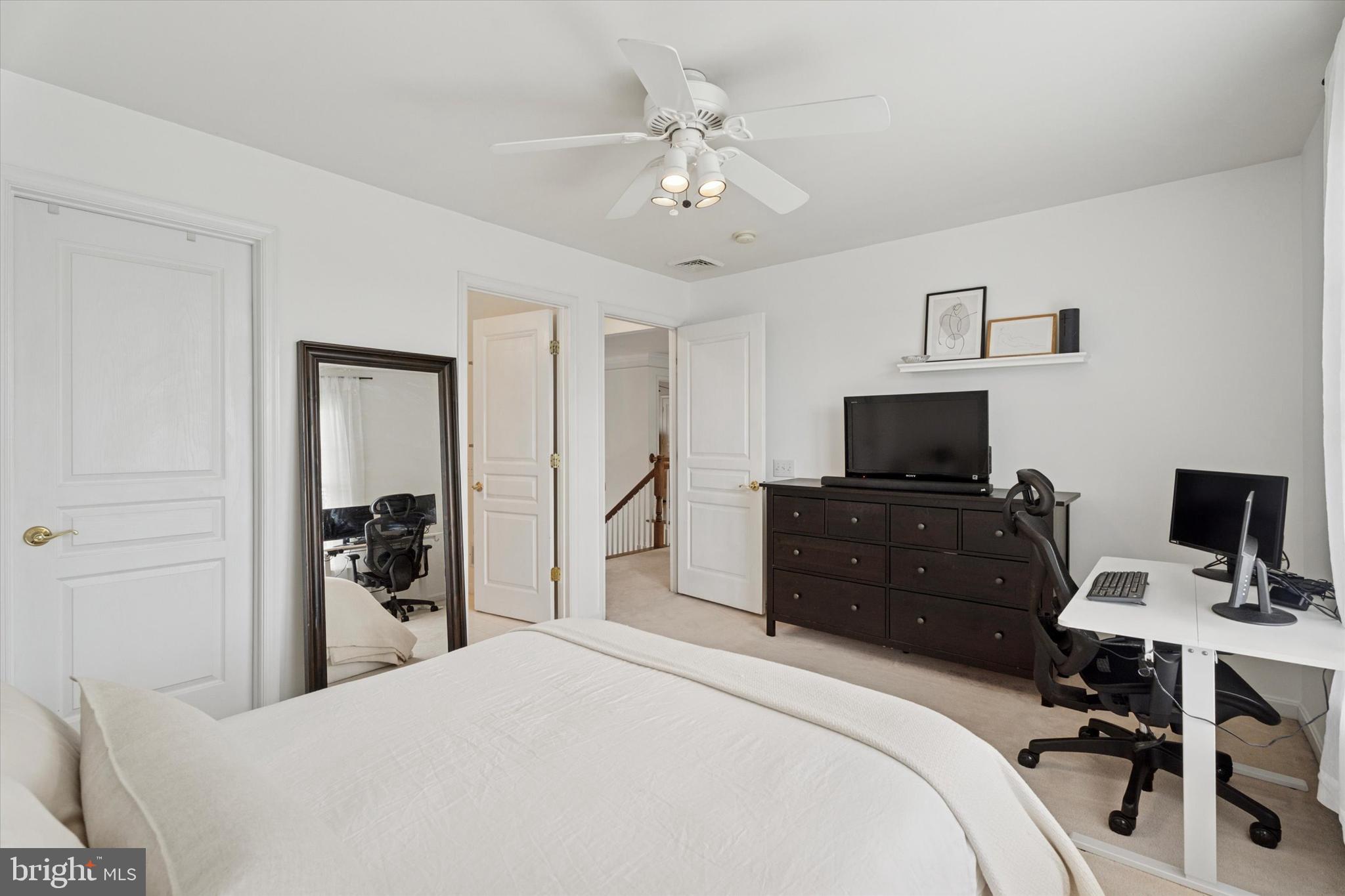 EAGLE HUNT - Residential