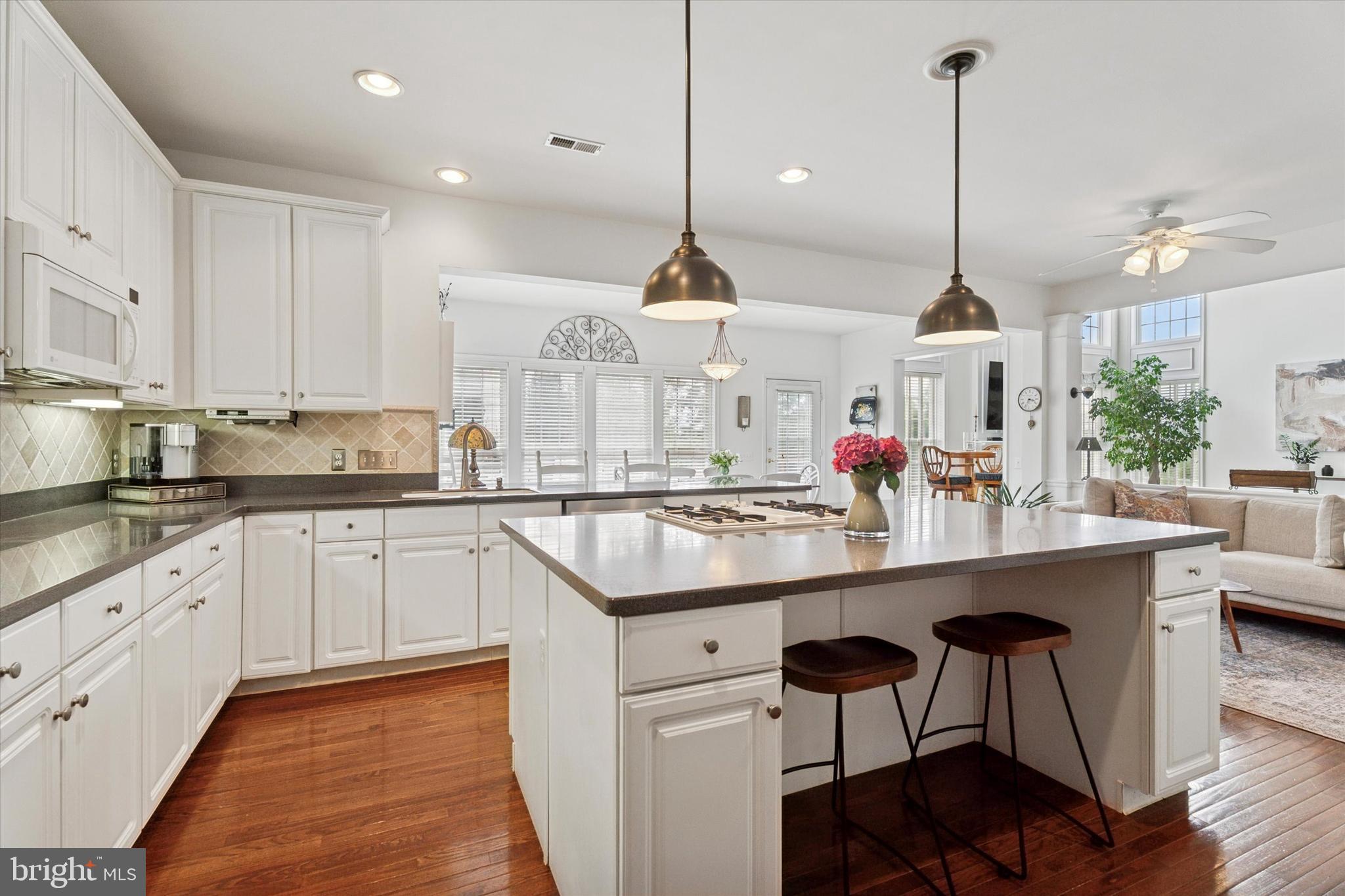 EAGLE HUNT - Residential