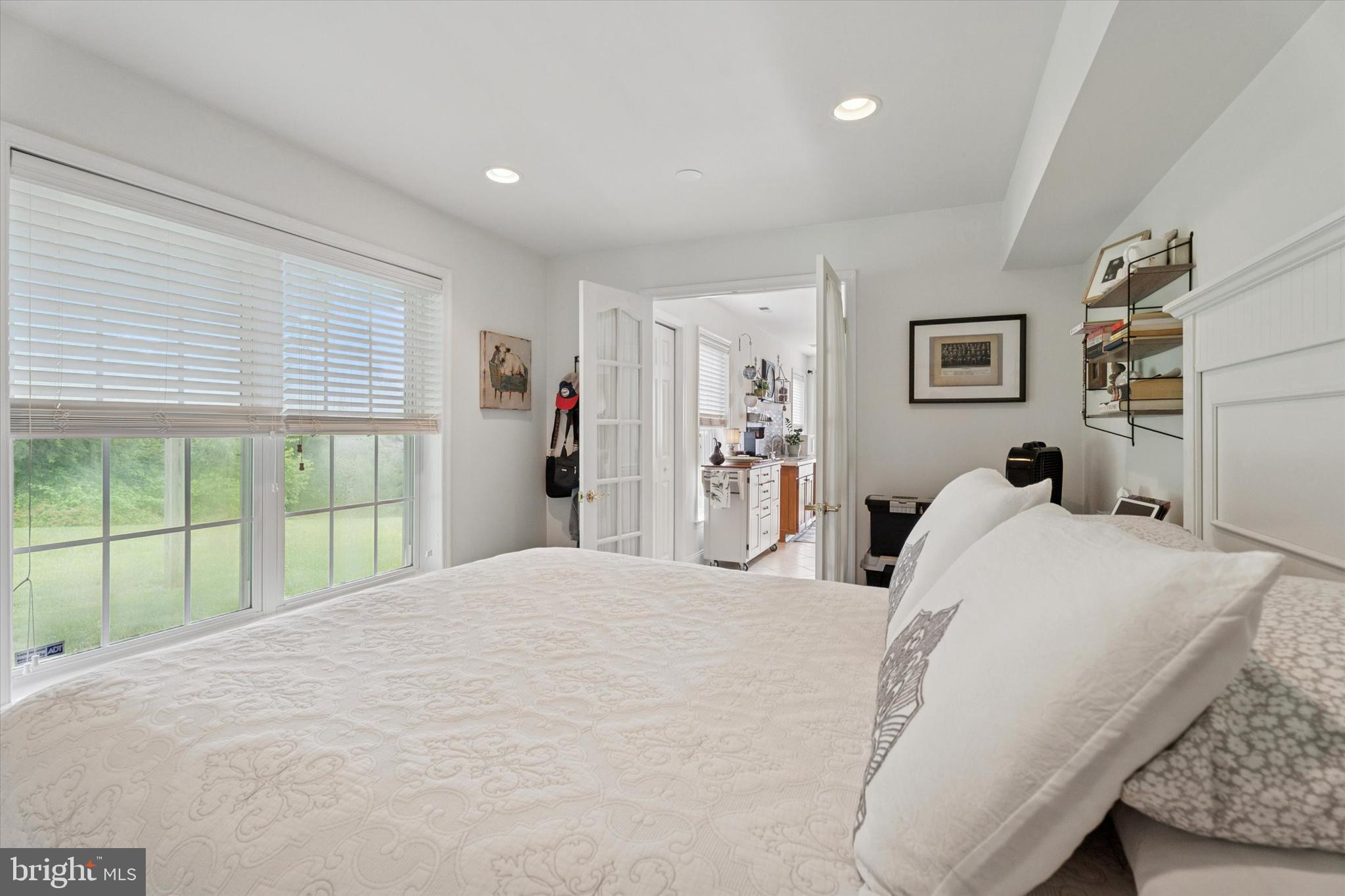 EAGLE HUNT - Residential