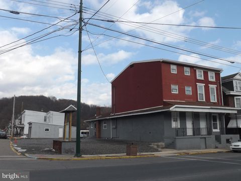 0, 305, 307 S 2ND STREET SAINT CLAIR PA 17970