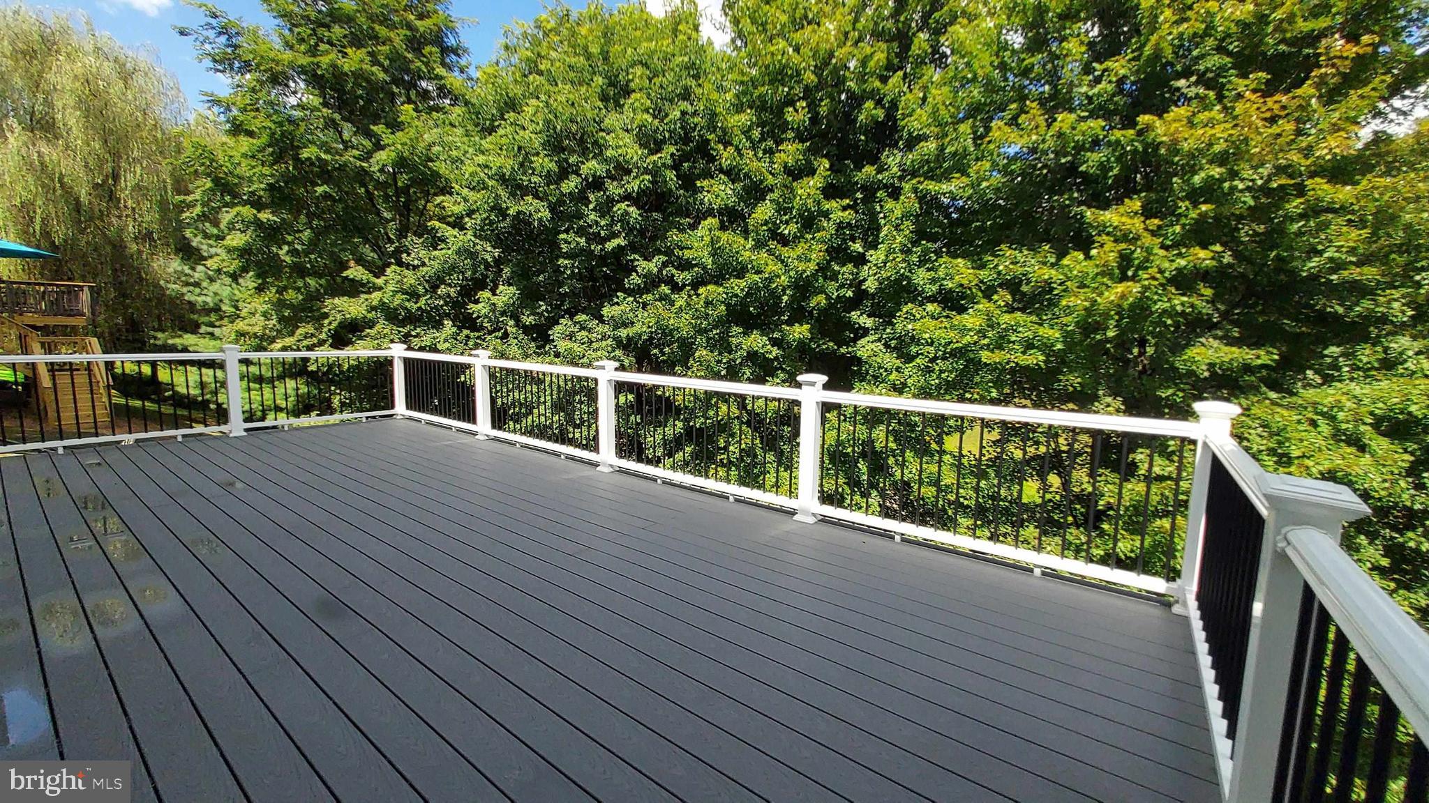 AUTUMN VIEW - Residential Lease