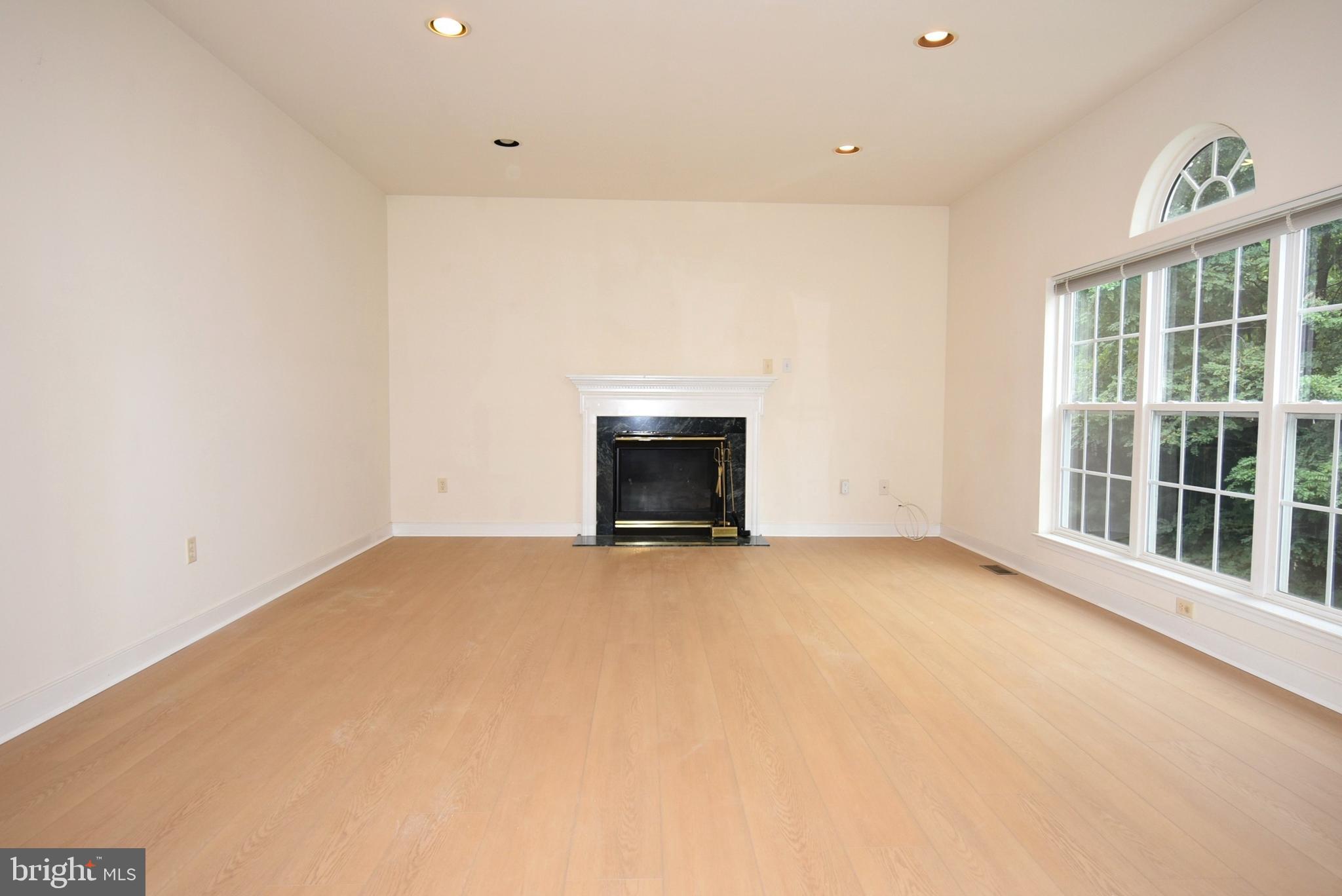 AUTUMN VIEW - Residential Lease