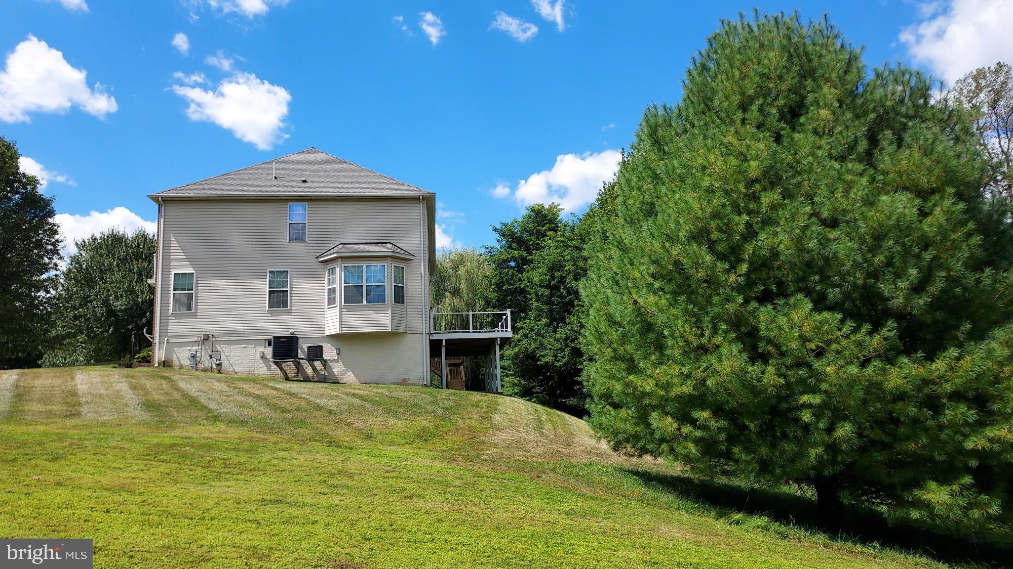 AUTUMN VIEW - Residential Lease