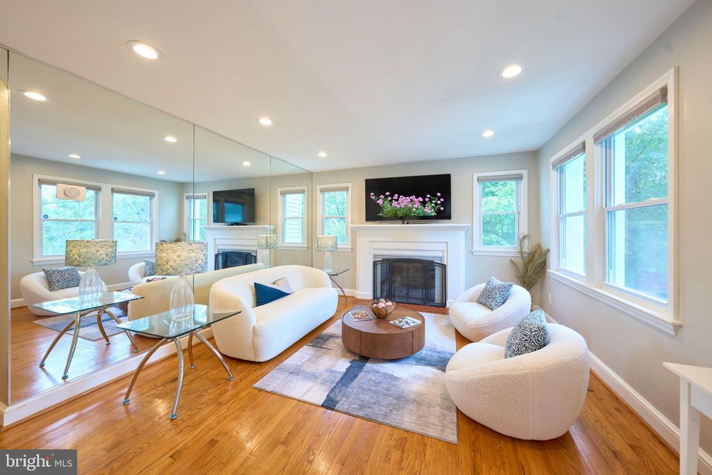 Photo of 3533 Woodburn Road, ANNANDALE, VA 22003 (MLS # VAFX2307746)
