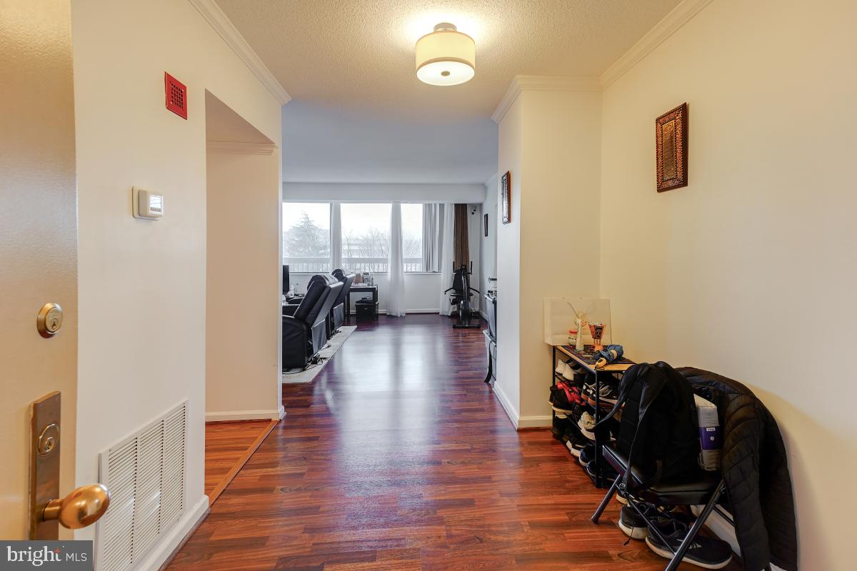 SKYLINE HOUSE - Residential