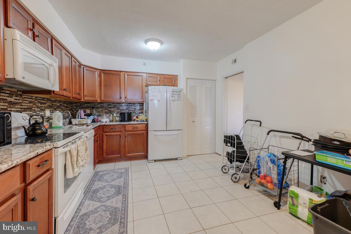 SKYLINE HOUSE - Residential