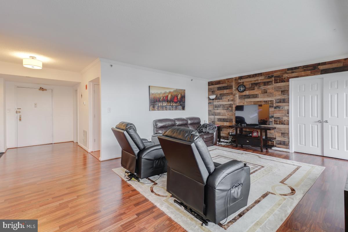 SKYLINE HOUSE - Residential