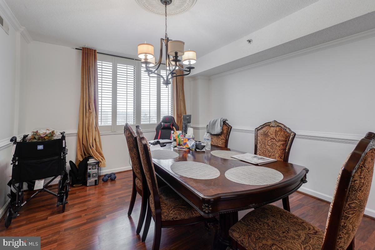 SKYLINE HOUSE - Residential