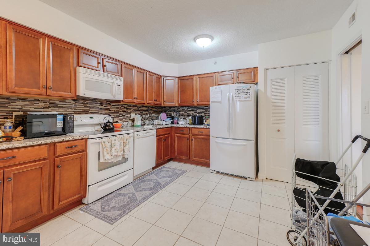 SKYLINE HOUSE - Residential