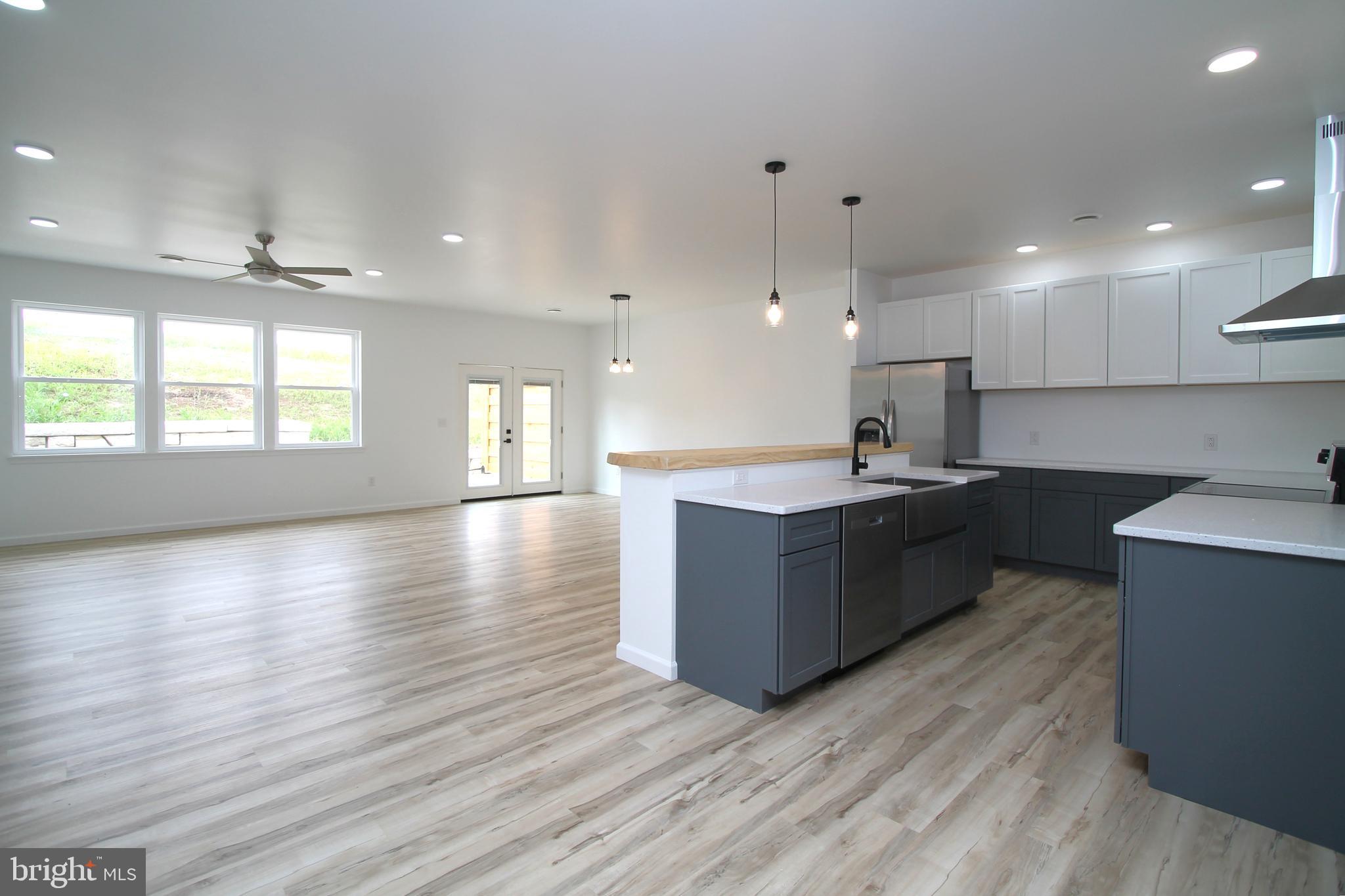 292 MEADOW FLOWER CIRCLE