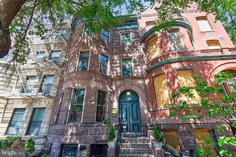 Photo of 1115 Massachusetts Avenue NW, WASHINGTON, DC 20005 (MLS # DCDC2258874)