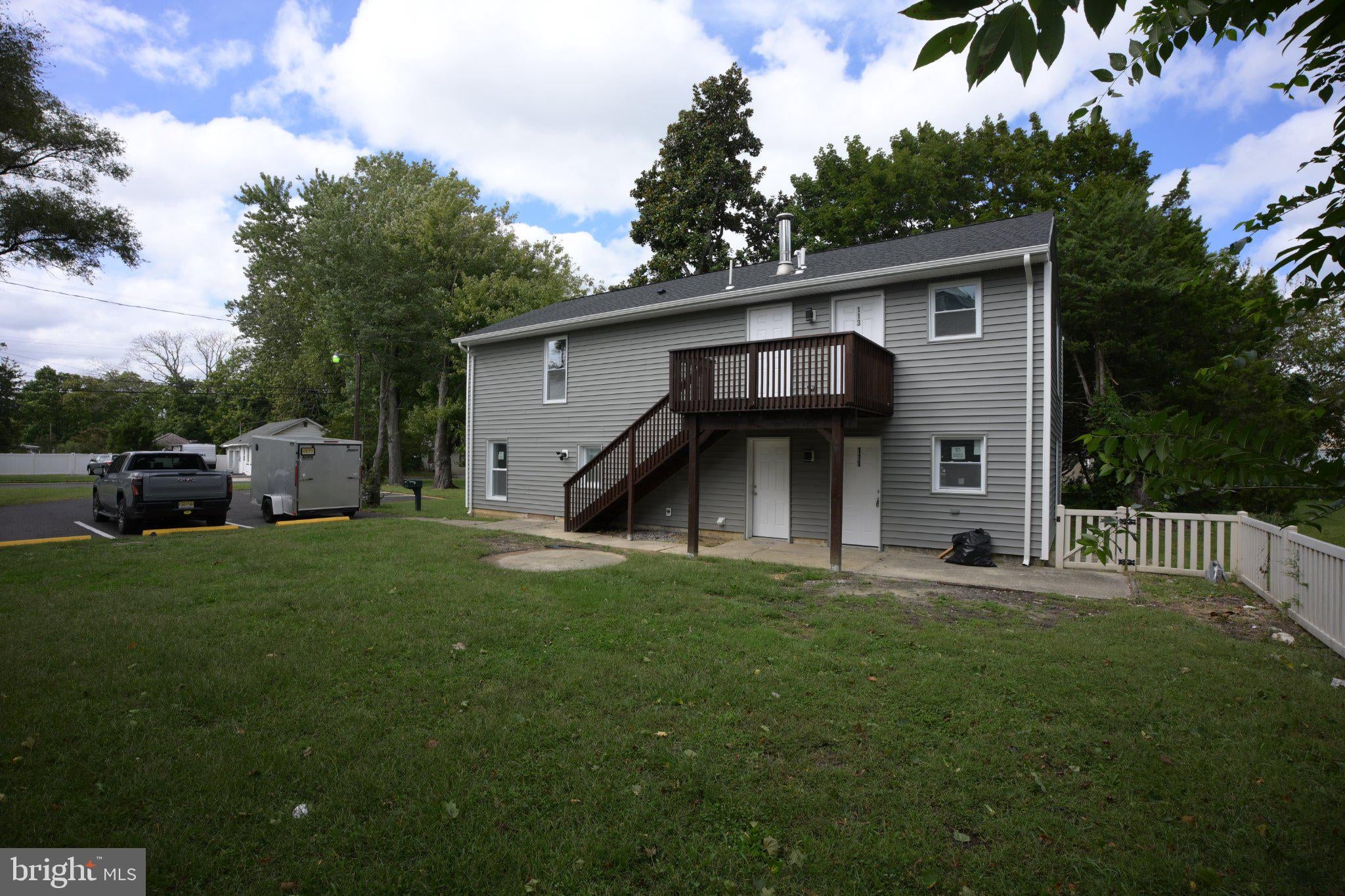 113 GARWOOD AVENUE E