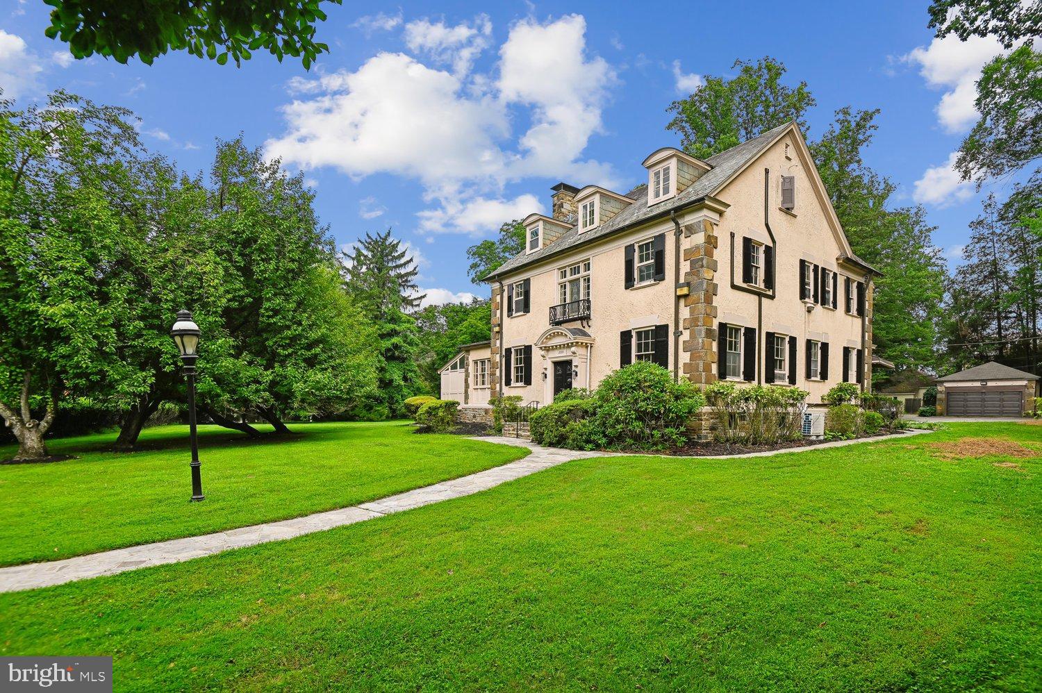 2209 KEN OAK ROAD