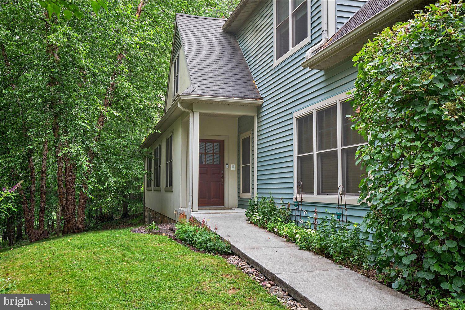 815 LAUREL RIDGE ROAD