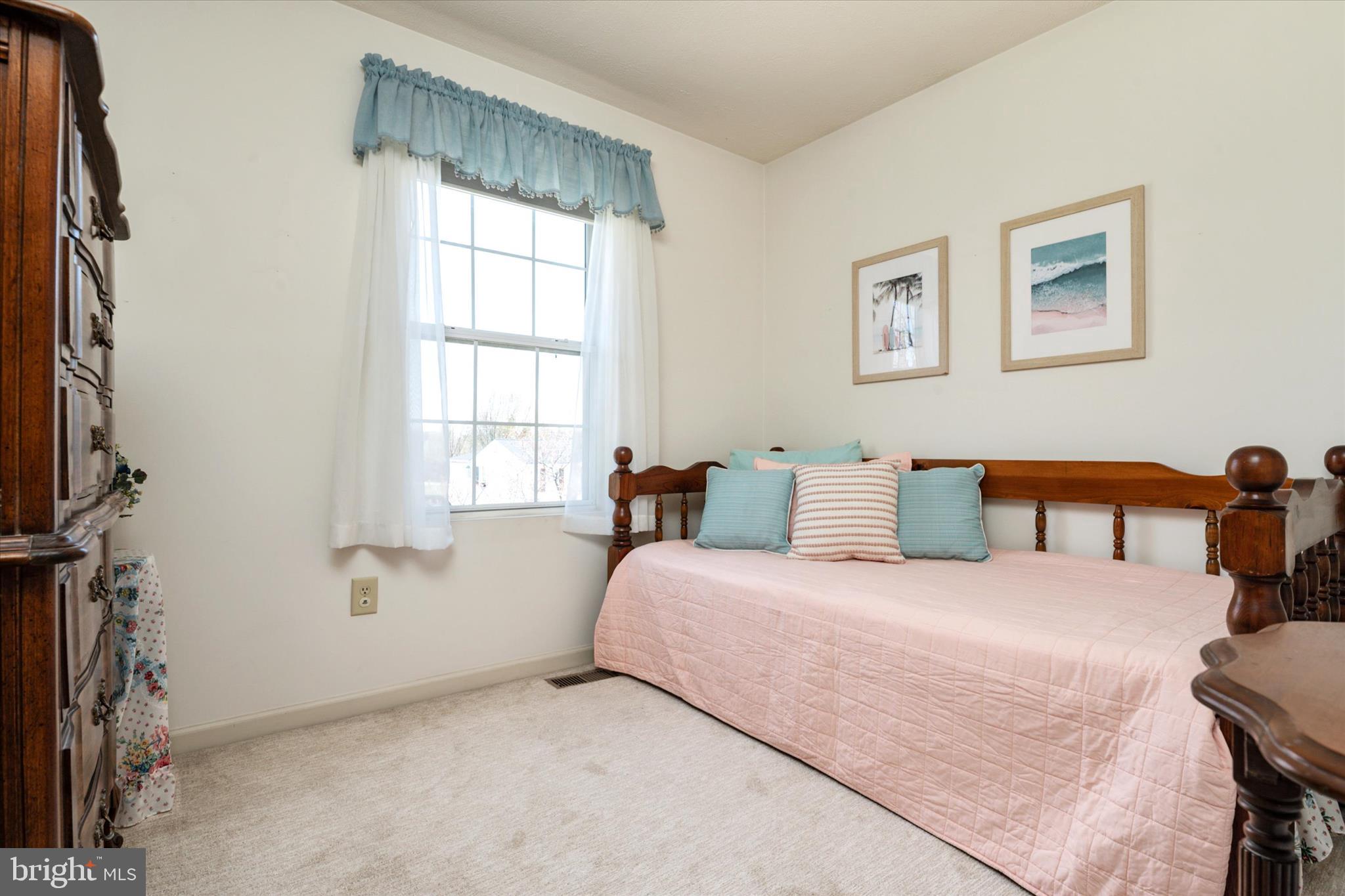 HAMPSTEAD - Residential