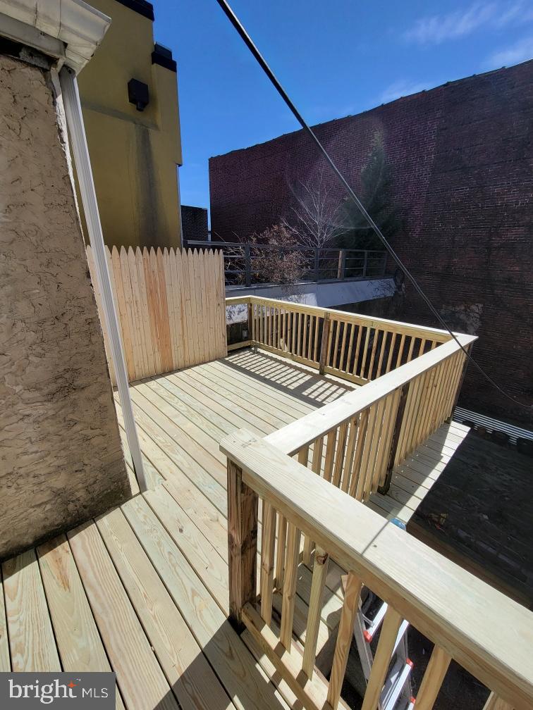 ITALIAN MARKET - Residential Lease