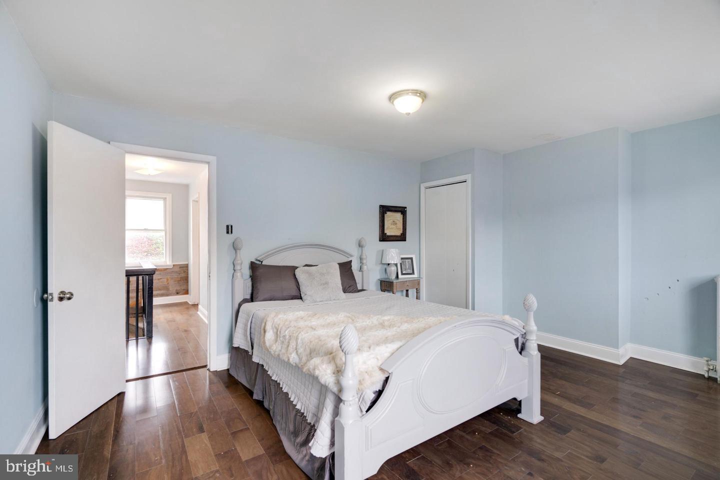 ITALIAN MARKET - Residential Lease